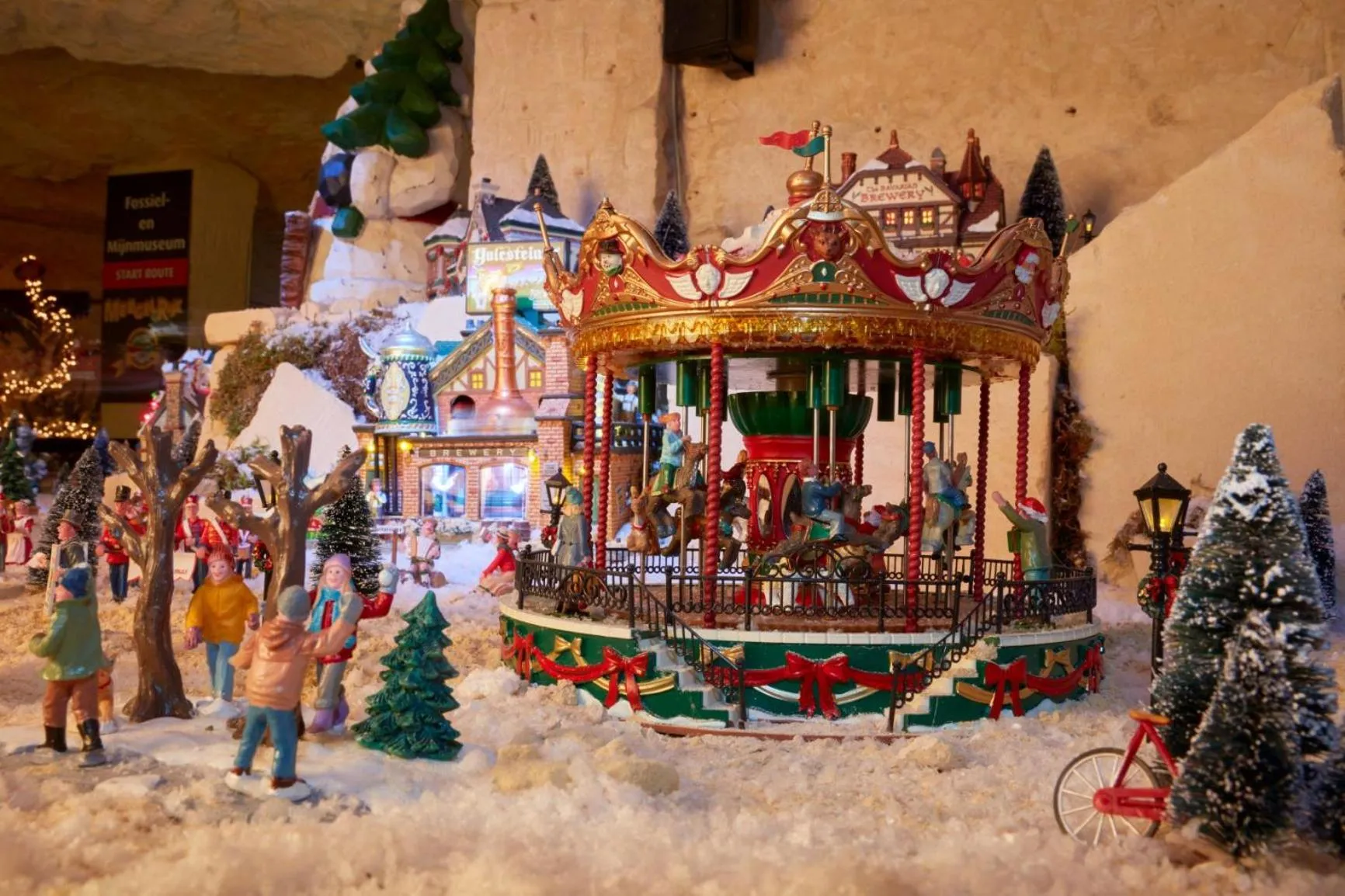 Shopping Area in Hotel Valkenburg by Mercure - Next to Shimano Experience Center