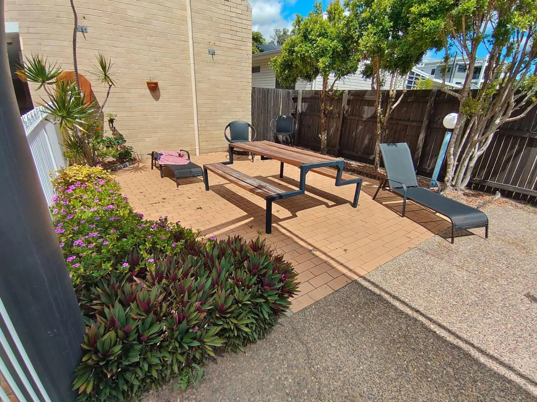 Garden view in Best Western Ambassador Motor Lodge