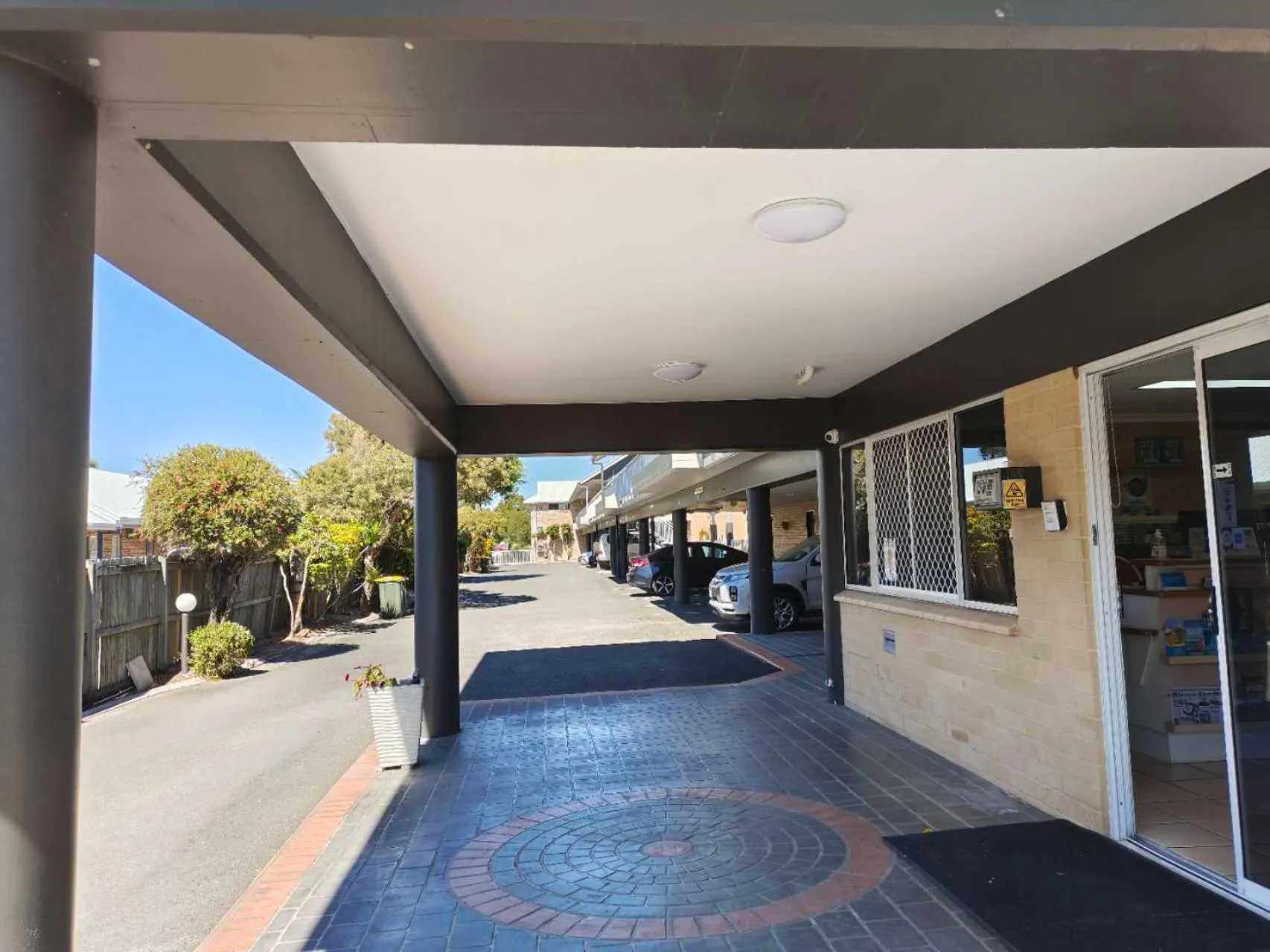 Property building in Best Western Ambassador Motor Lodge