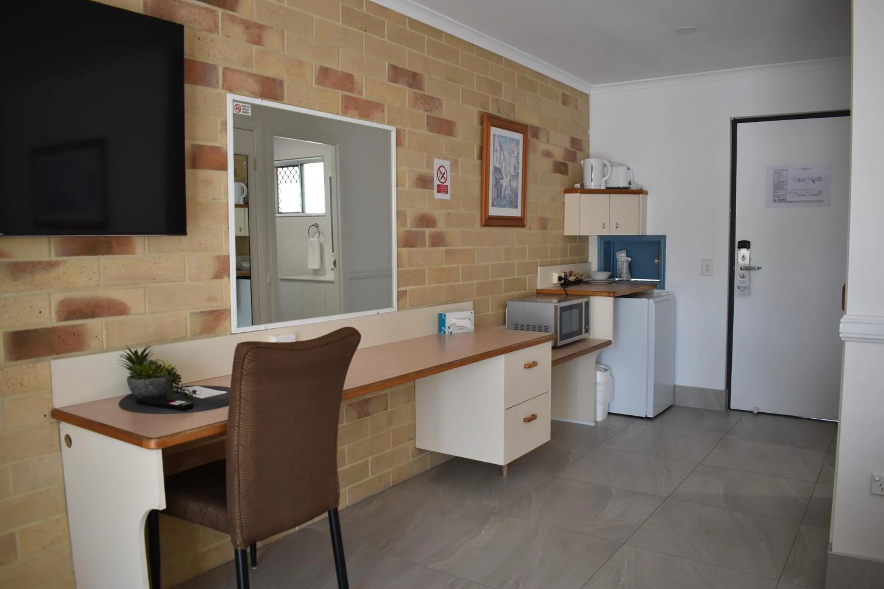 Superior King Room in Best Western Ambassador Motor Lodge