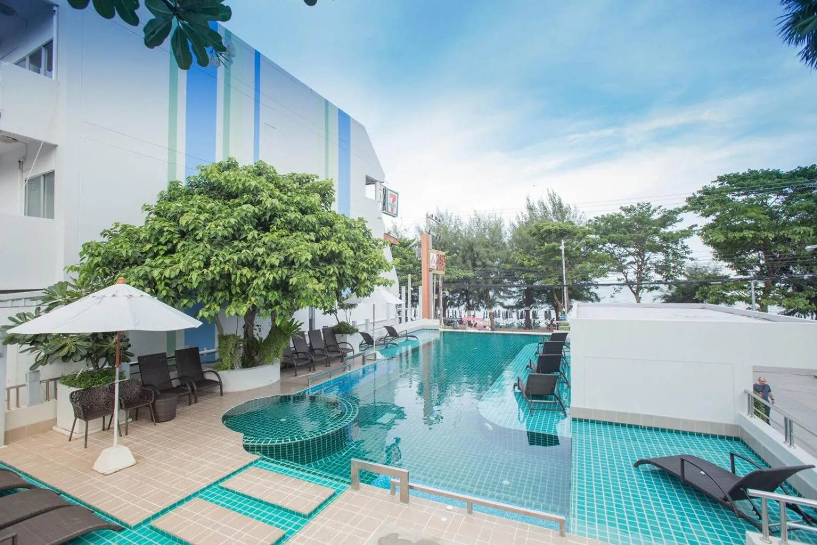 Swimming pool in Asia Cha-am Hotel