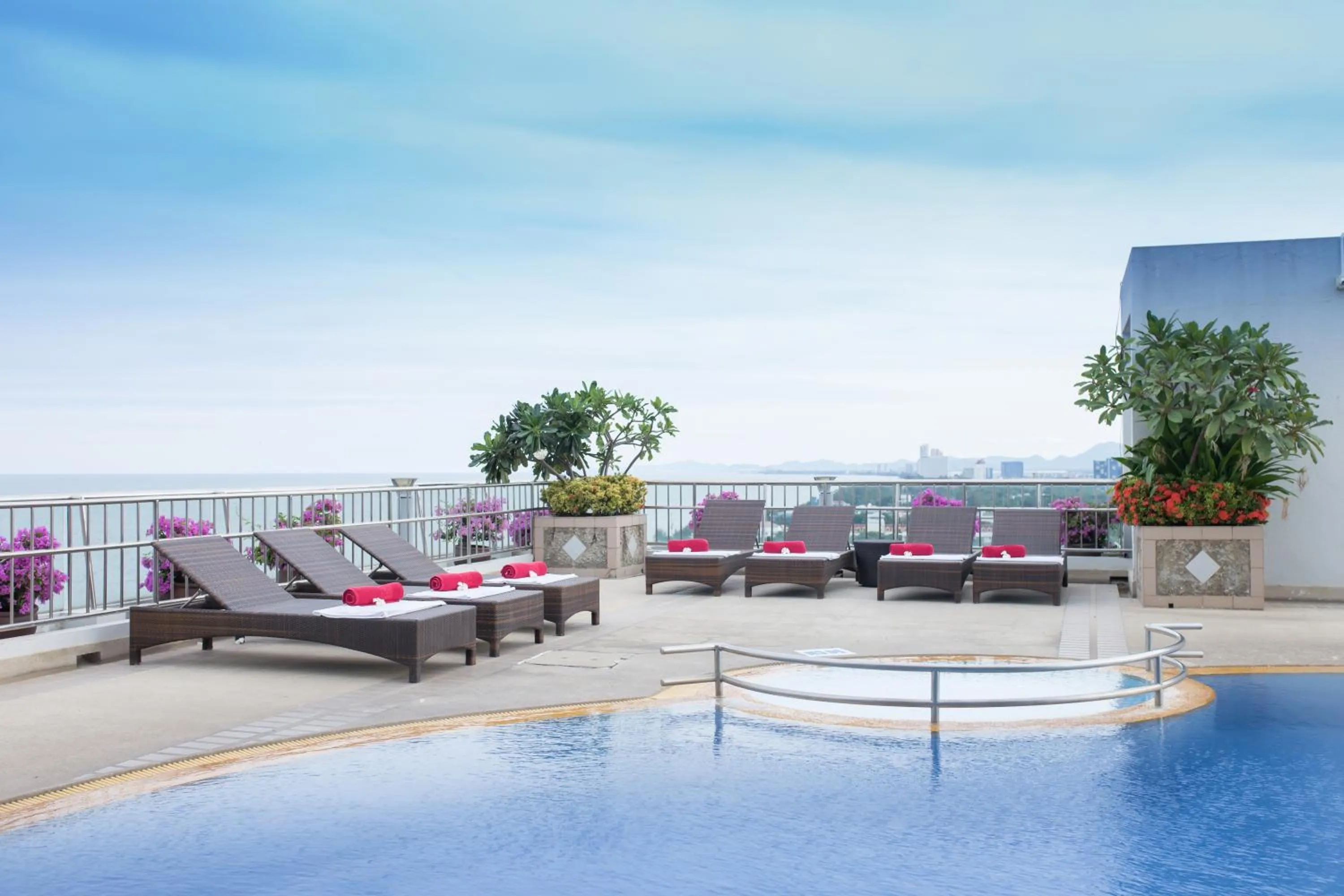 Swimming pool in Asia Cha-am Hotel