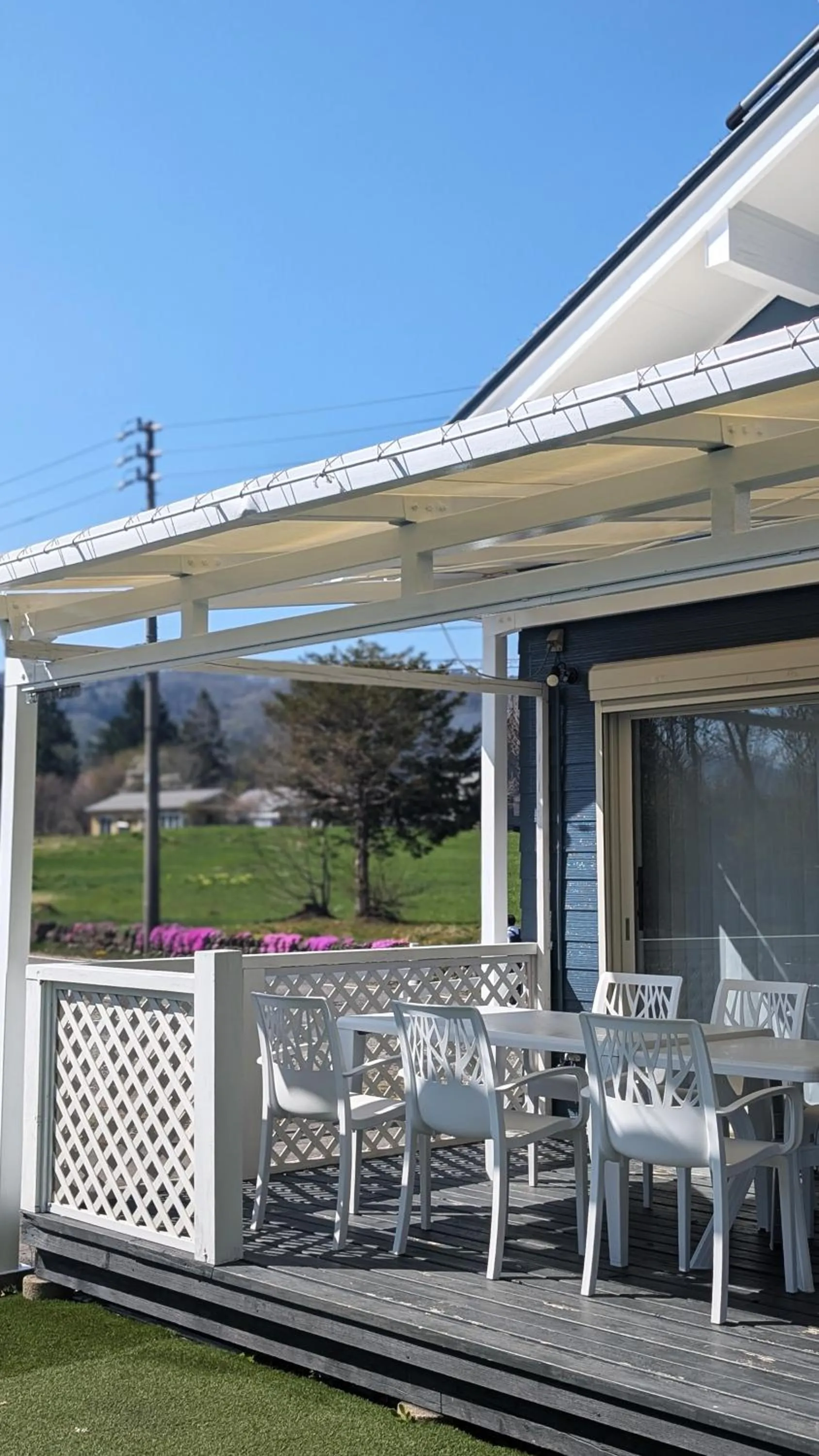 Holiday House Green Garden