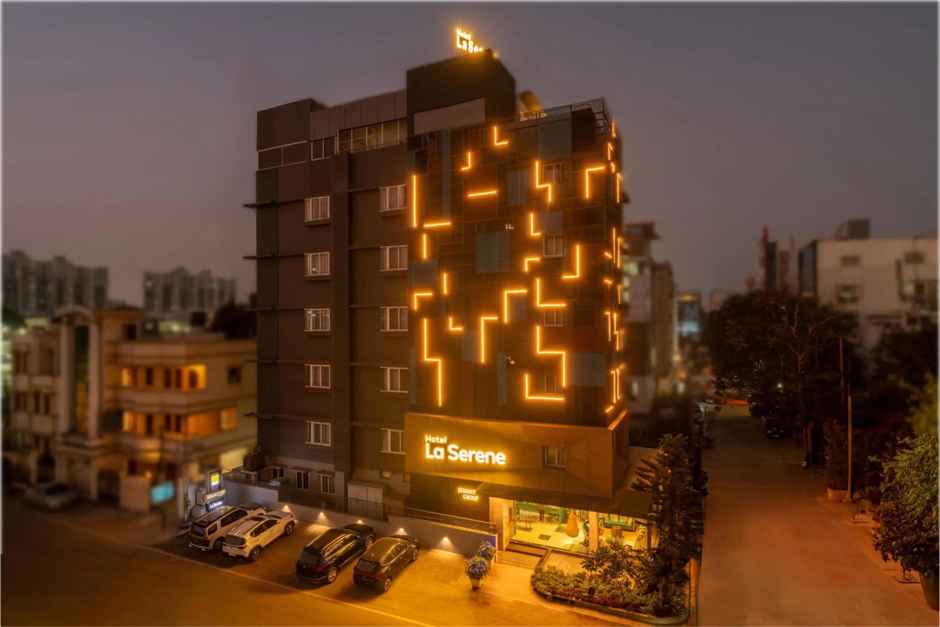 Facade/entrance in La Serene