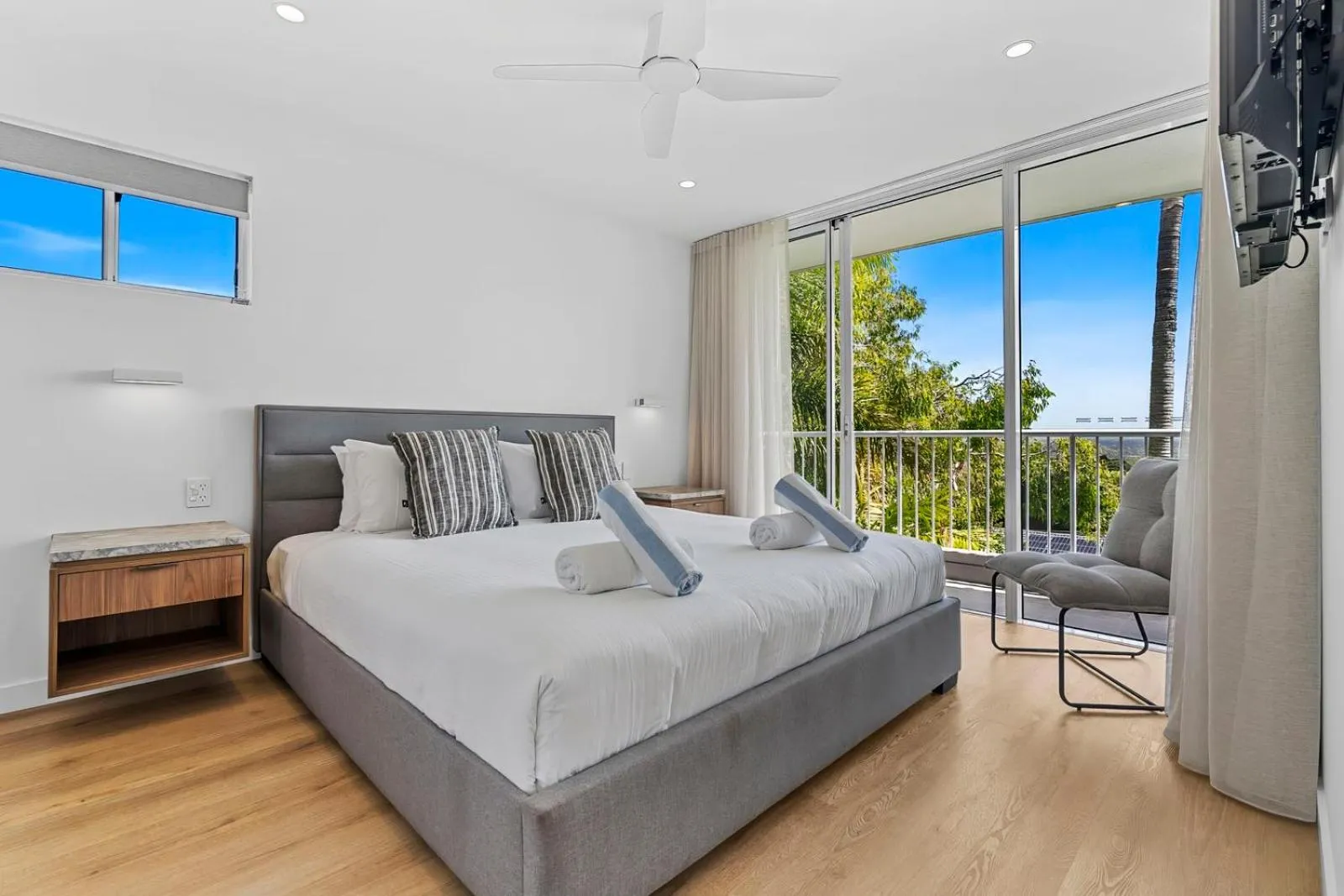 Bed in Noosa Hill Resort