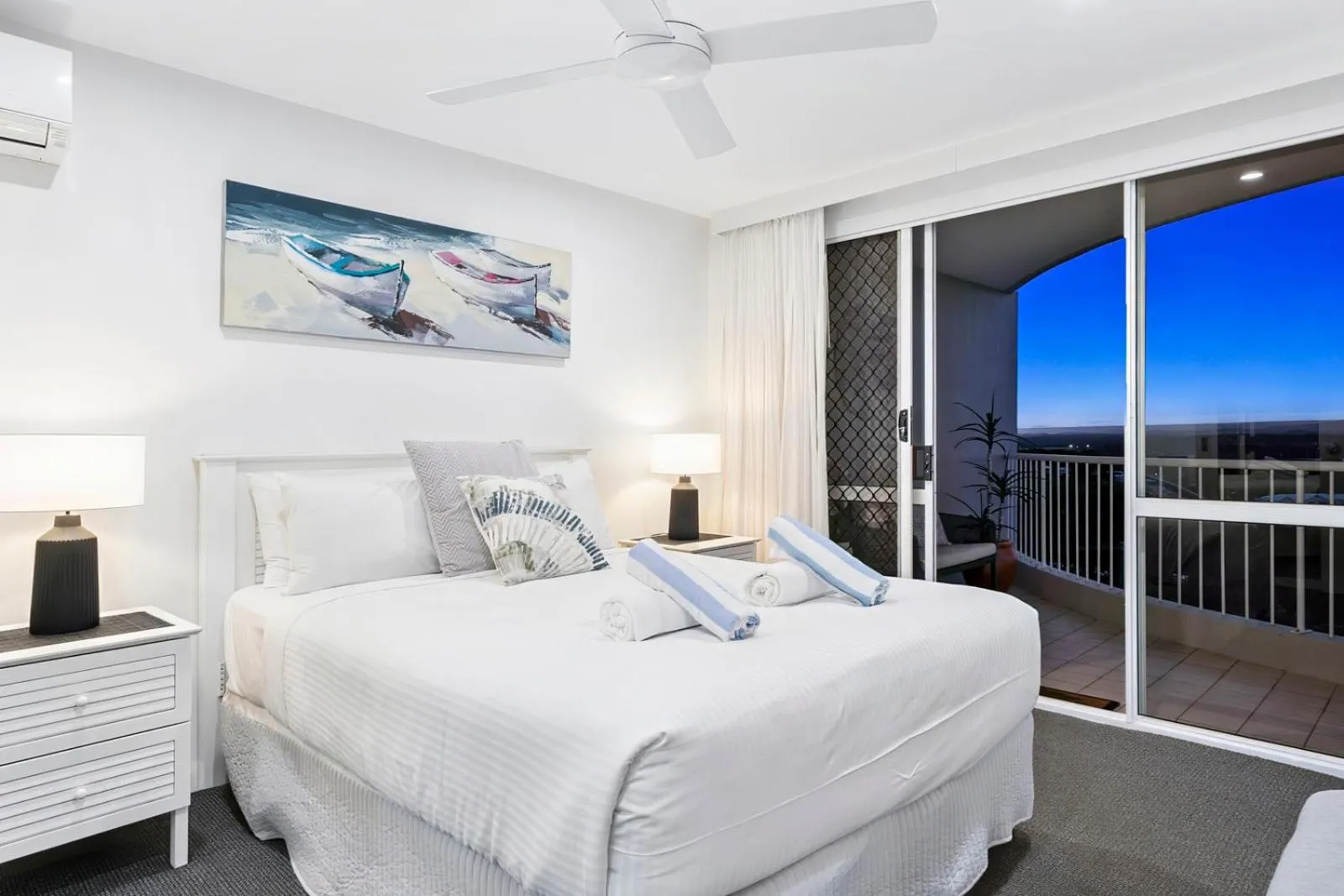 Bed in Noosa Hill Resort