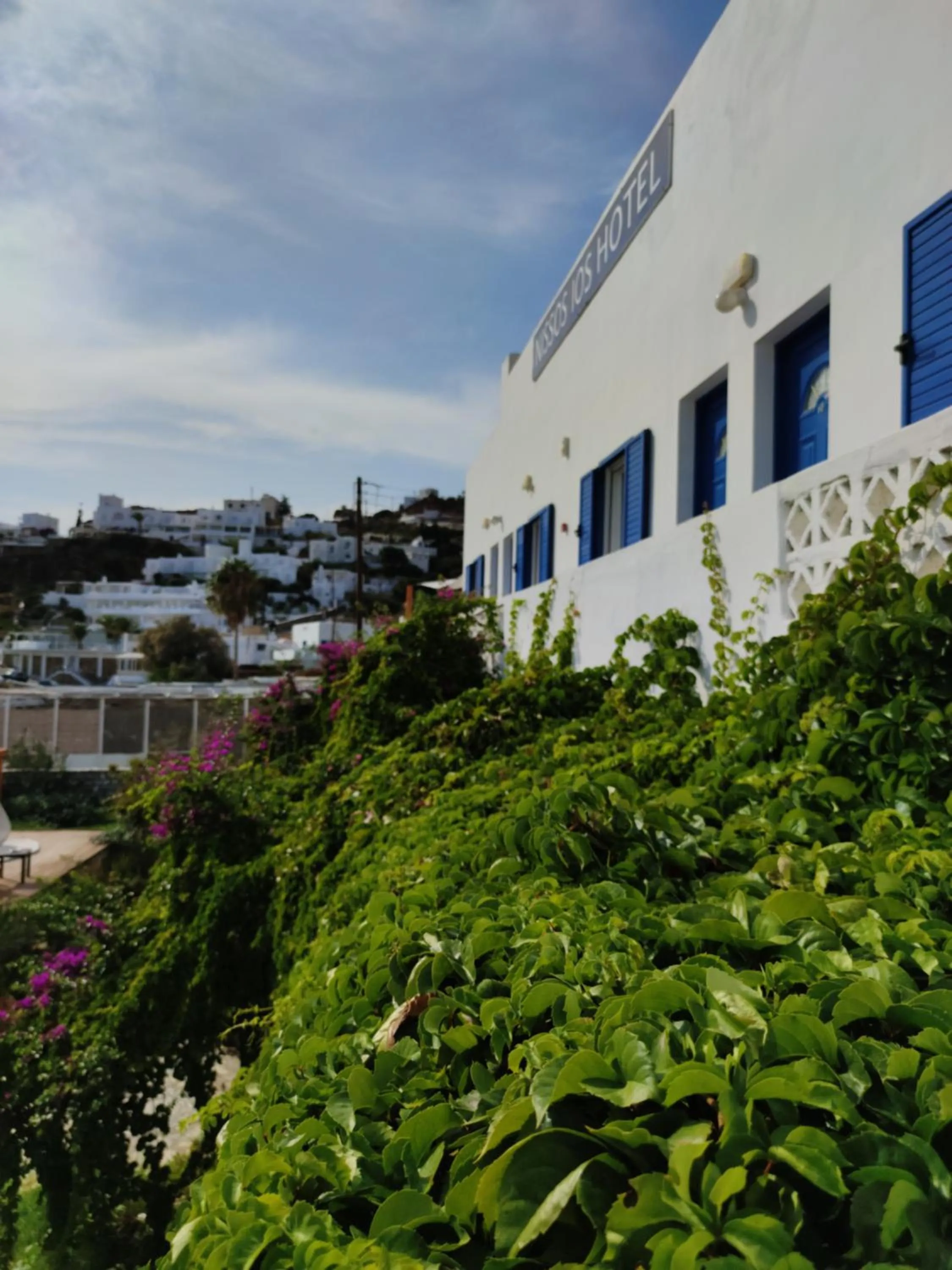 Property building in Nissos Ios