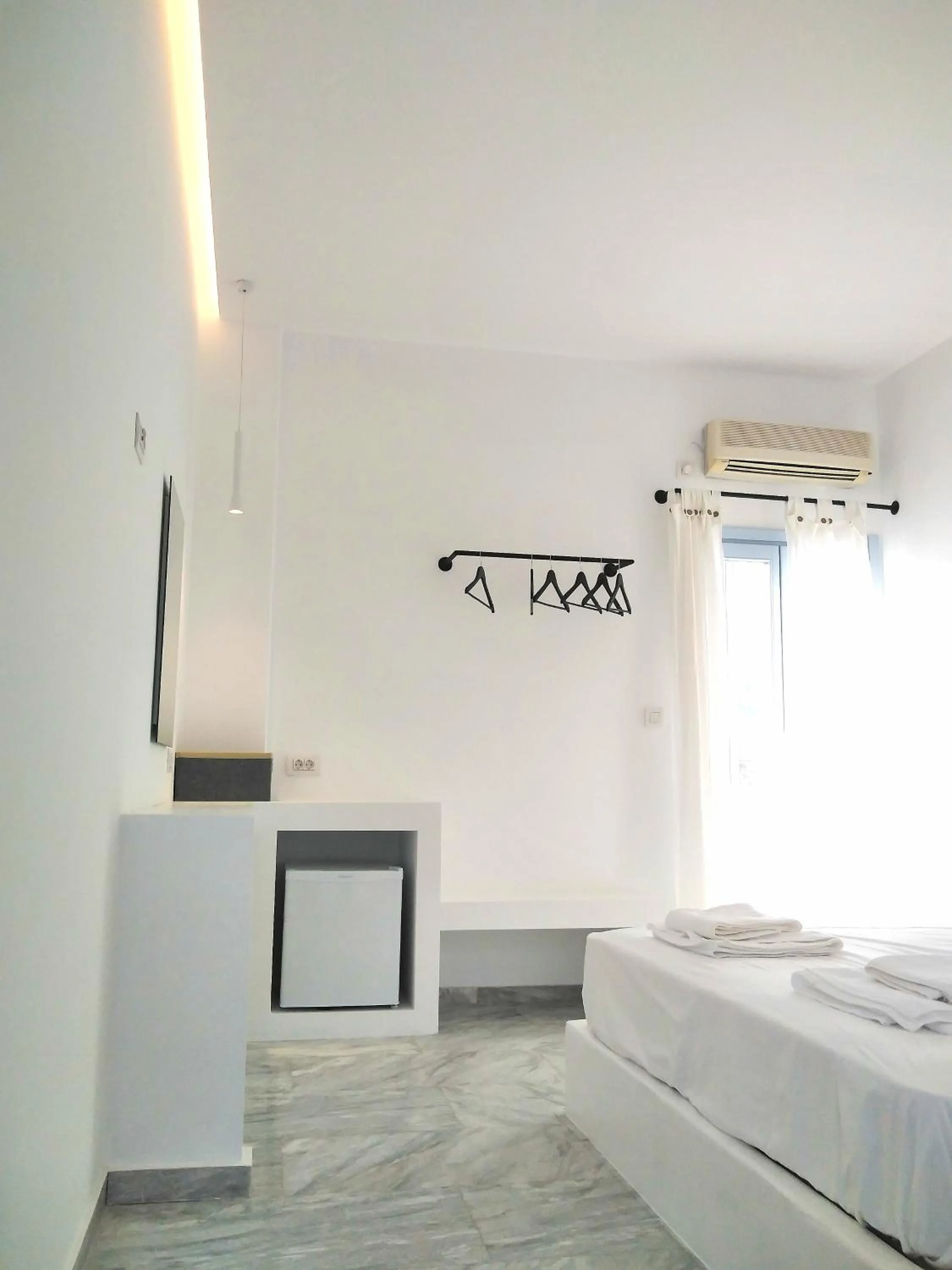 Photo of the whole room, Bed in Nissos Ios