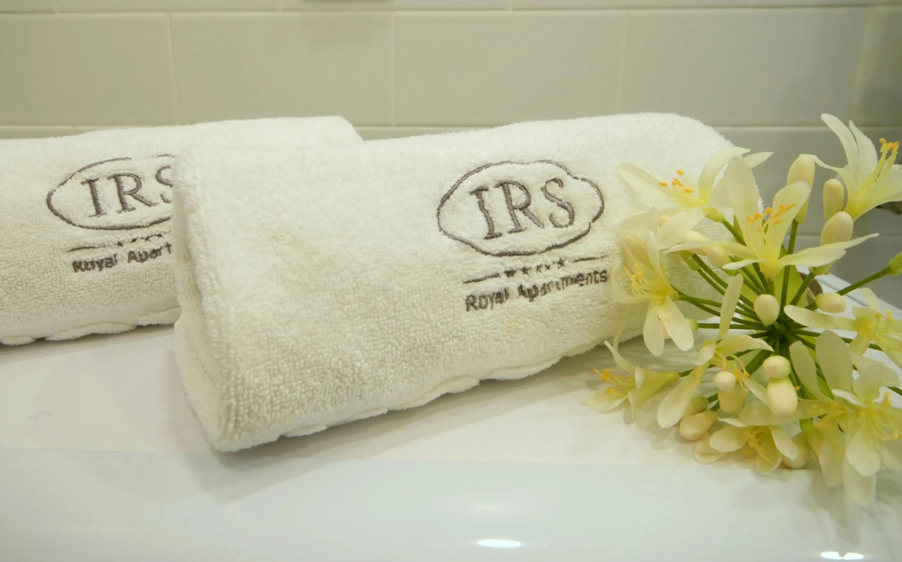 Text overlay, Bed in IRS ROYAL APARTMENTS Apartamenty IRS Neptun Park