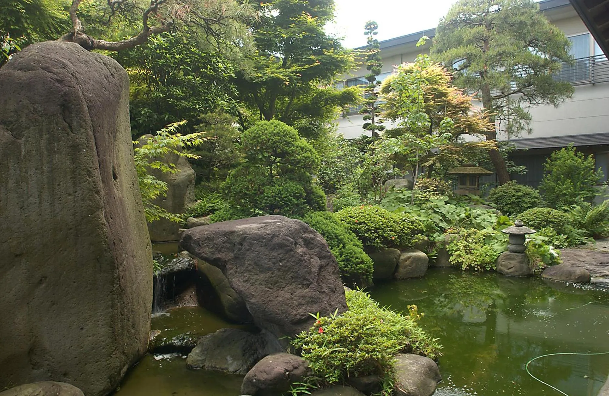 Garden in Shouhakutei Azumaso