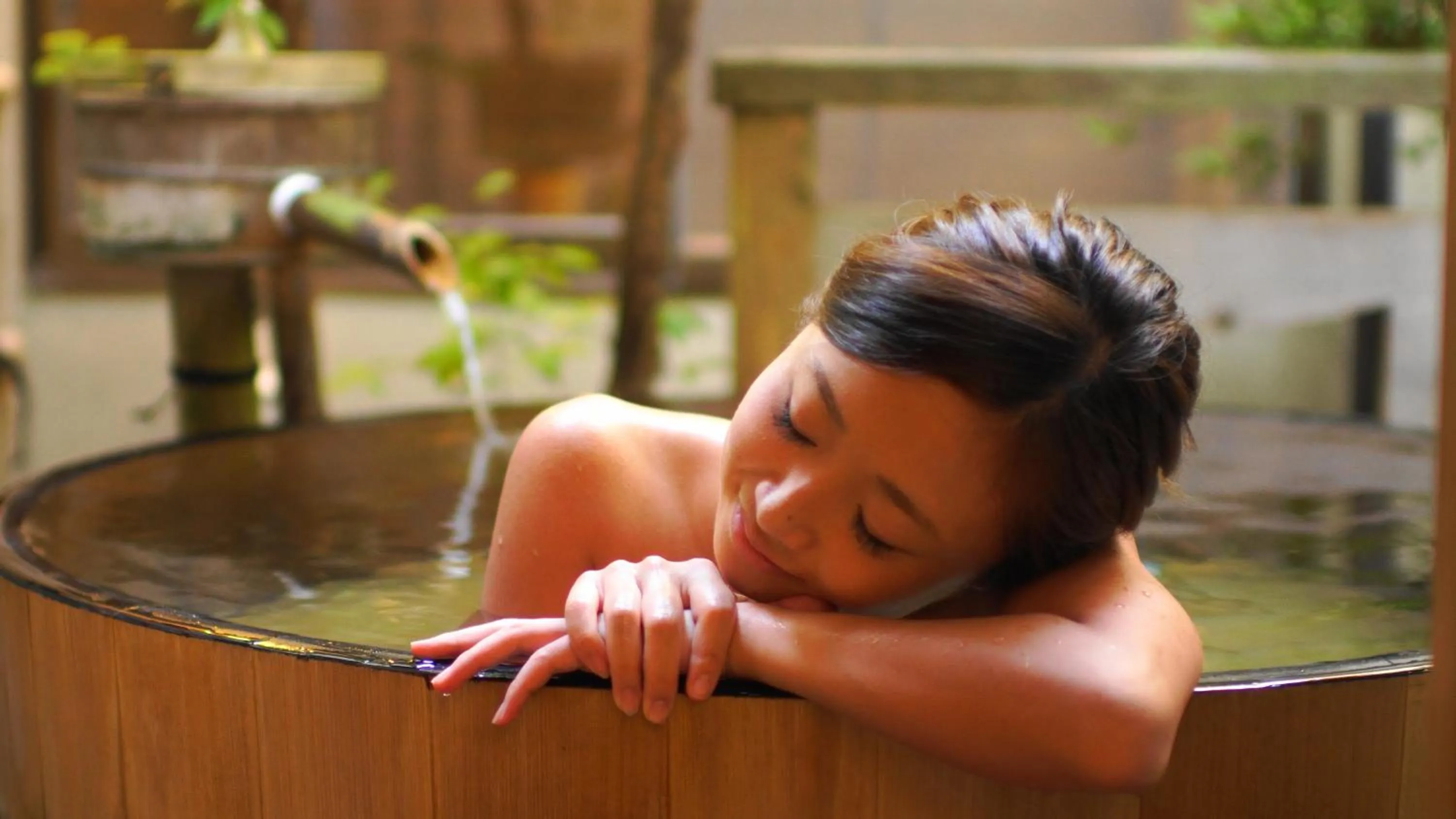Hot Spring Bath in Shouhakutei Azumaso