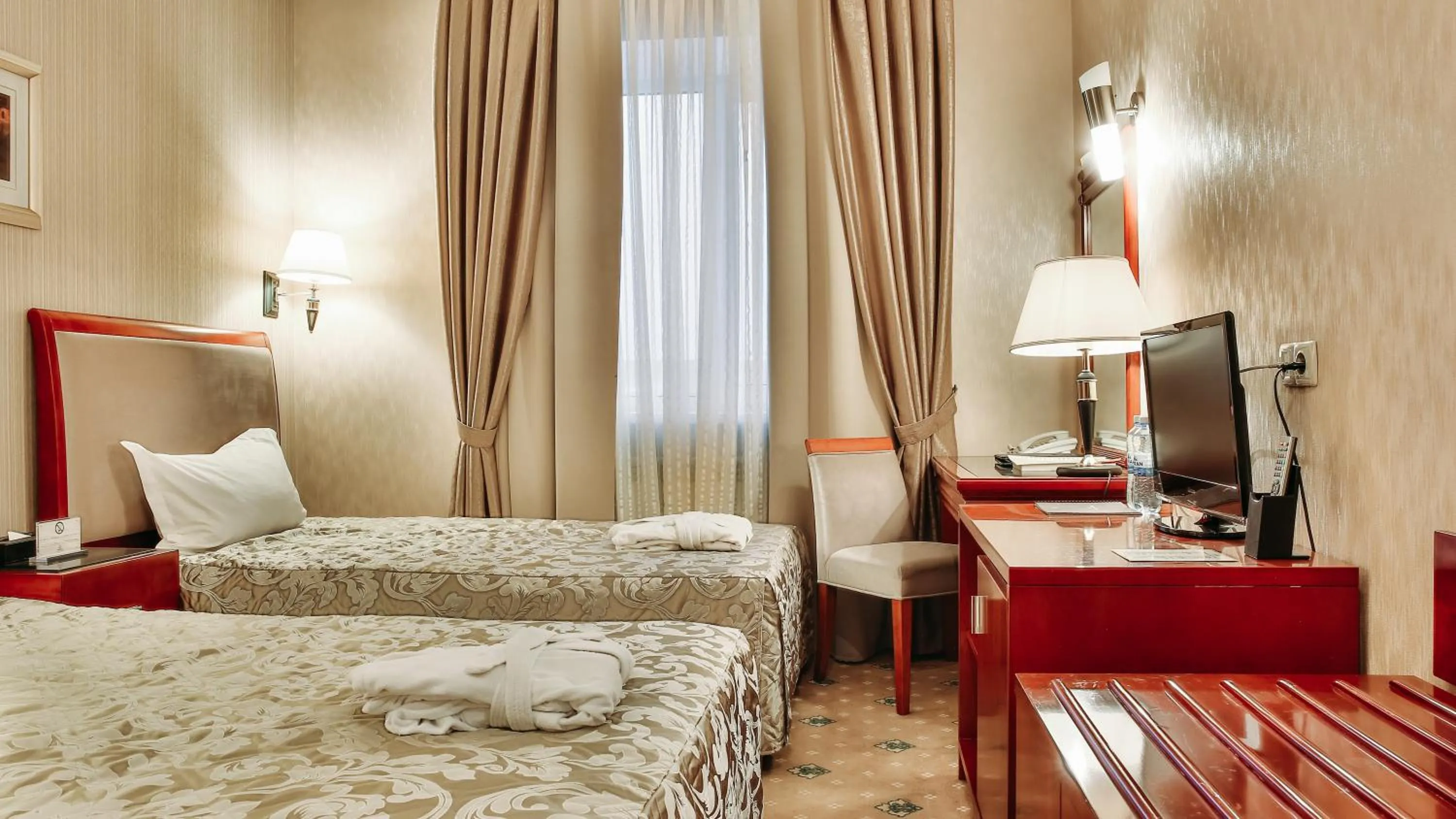 Bed in Goldman Empire