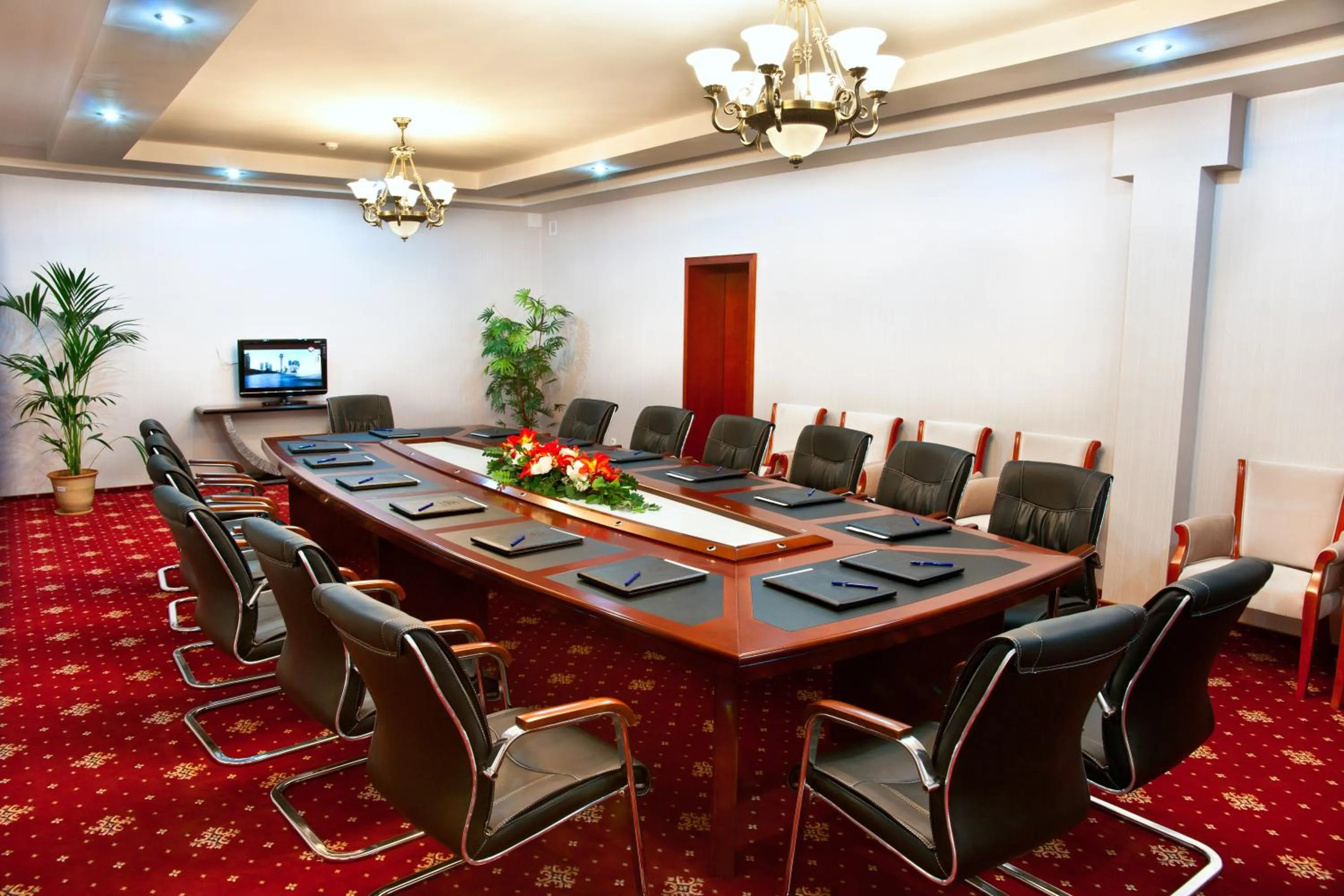 Business facilities in Goldman Empire