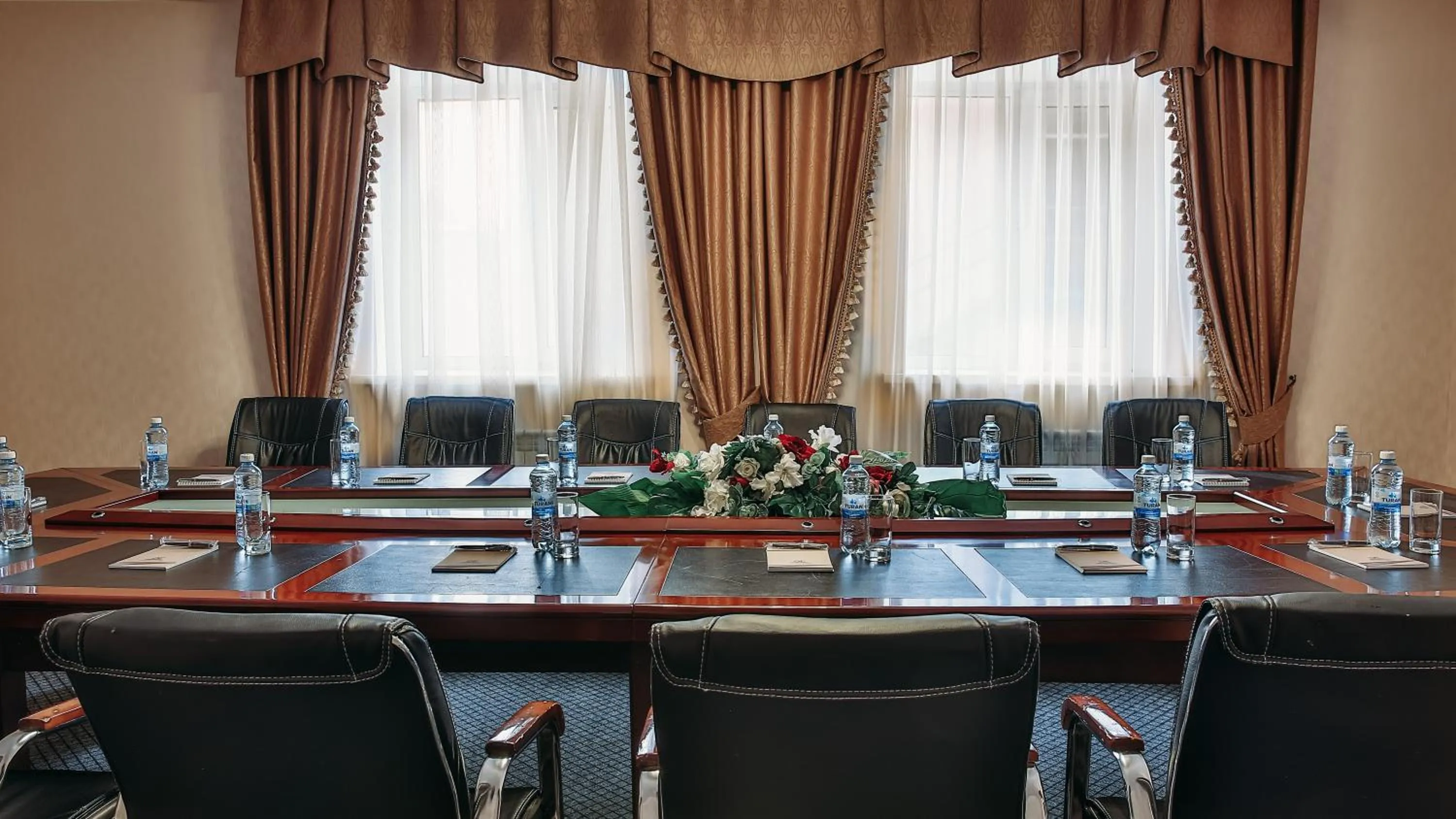 Business facilities in Goldman Empire