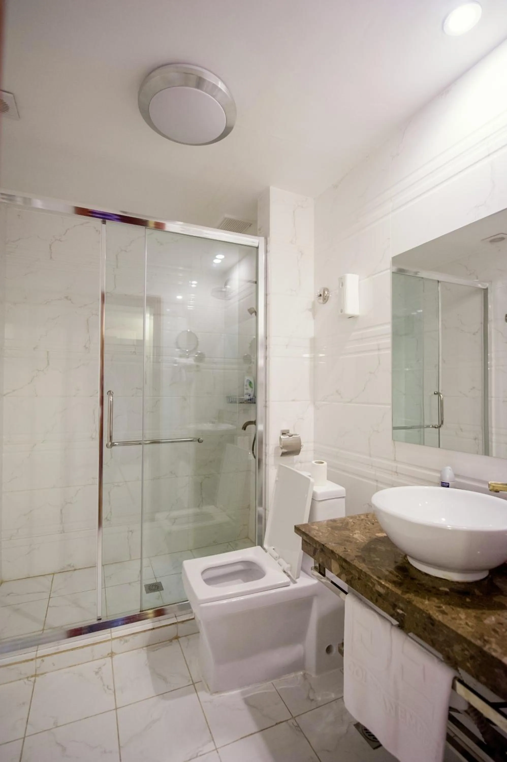 Shower in Goldman Empire