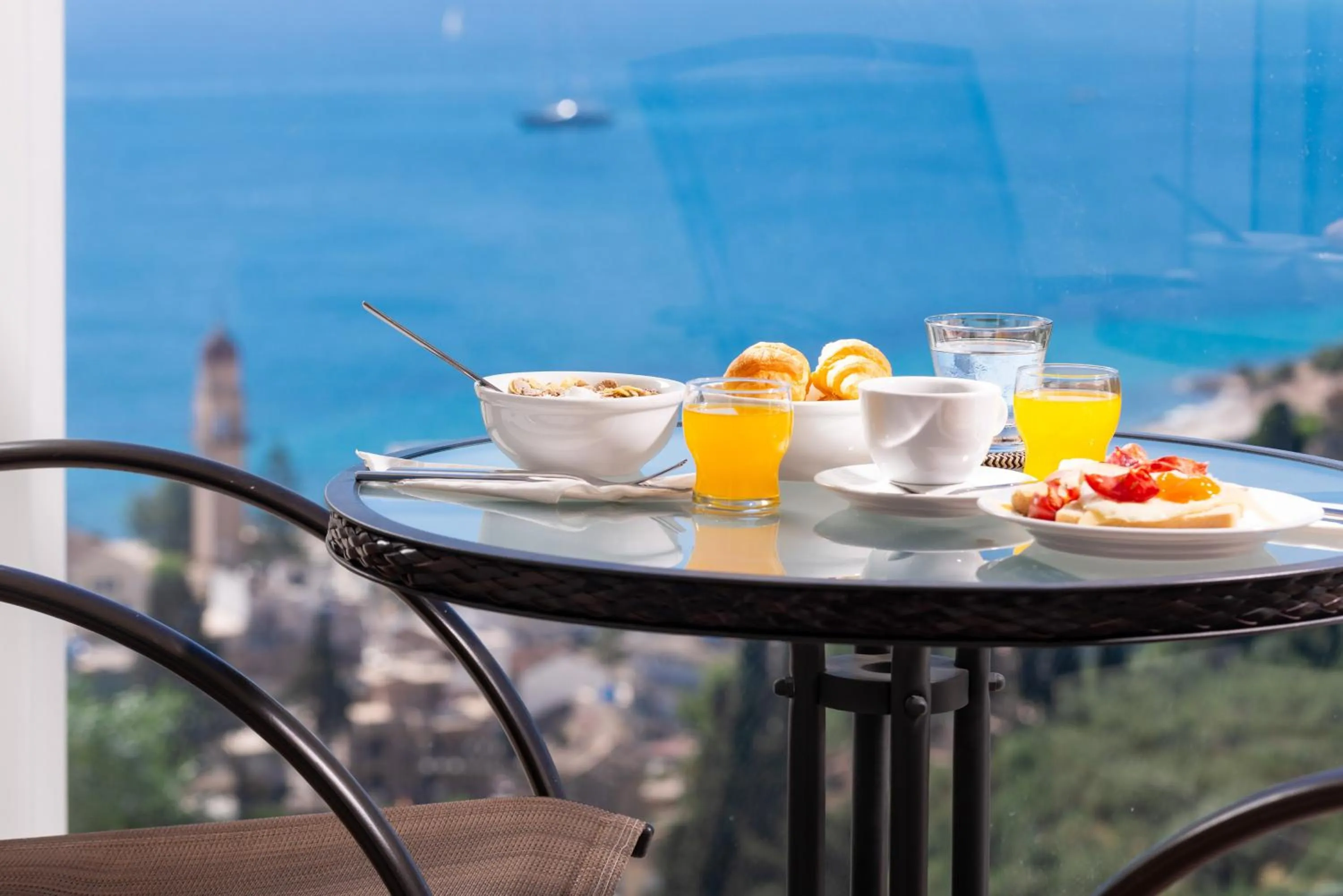 Food in Avalon Palace Hotel