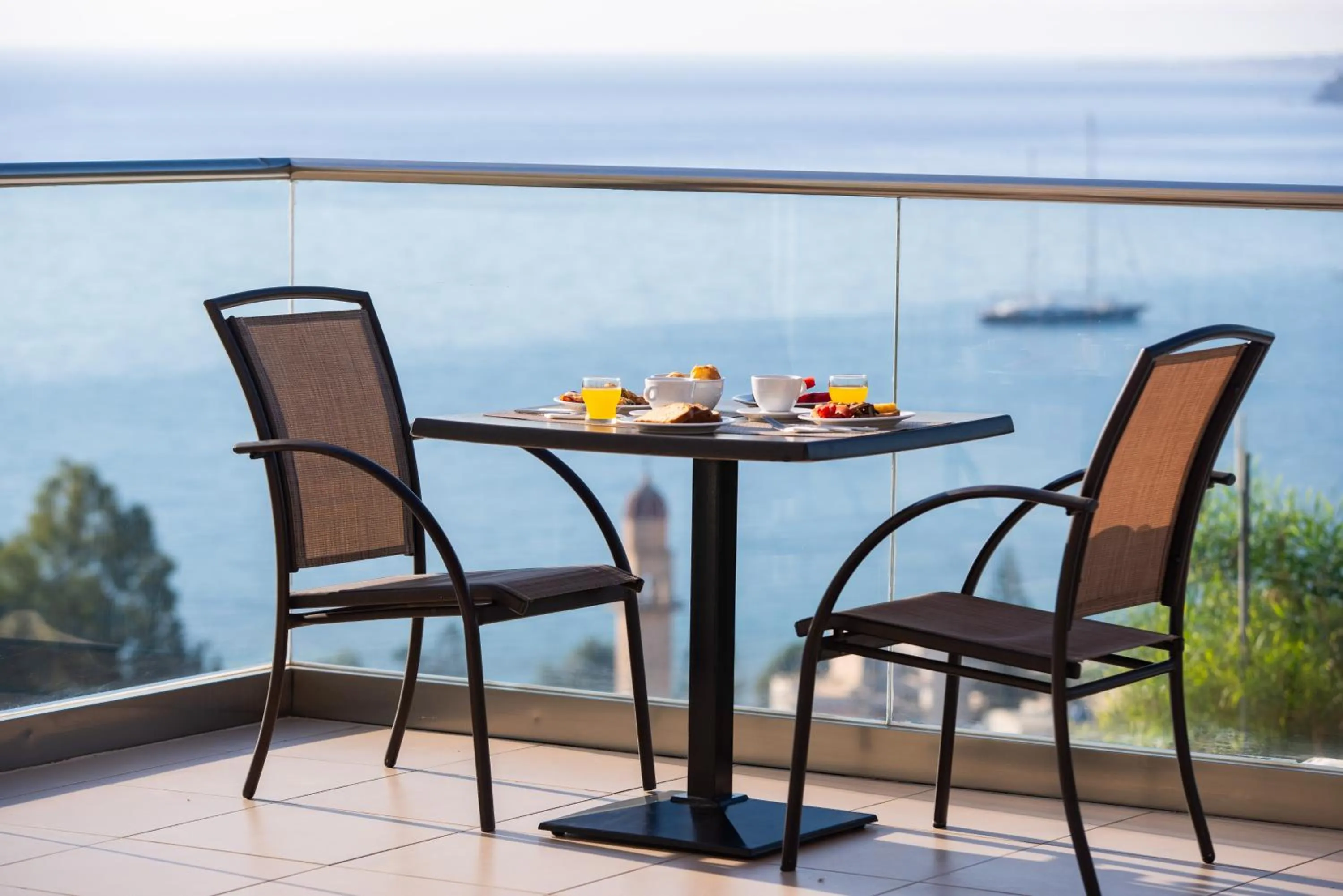 Food in Avalon Palace Hotel