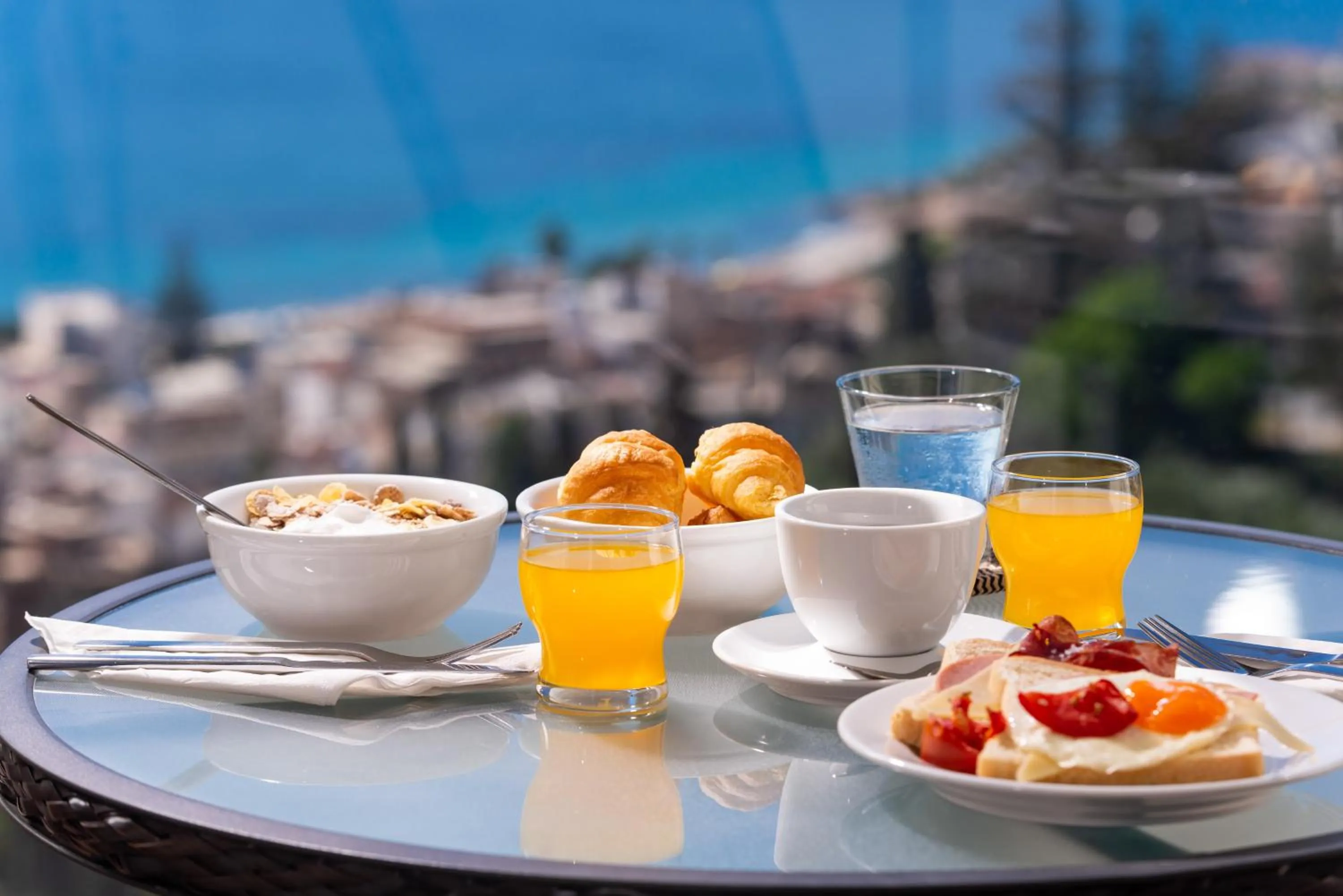 Food in Avalon Palace Hotel