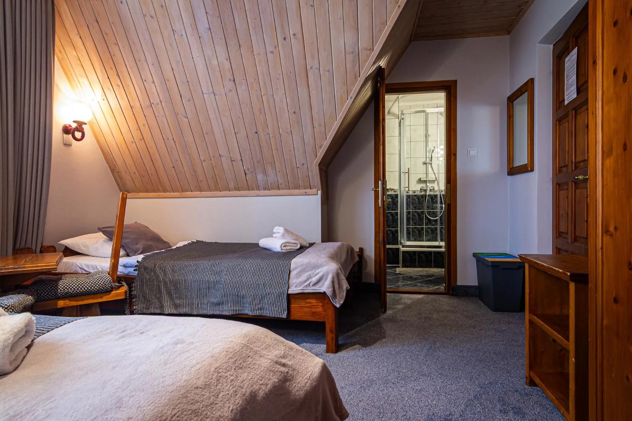 Bathroom, Bed in Aparthotel Pod Nosalem