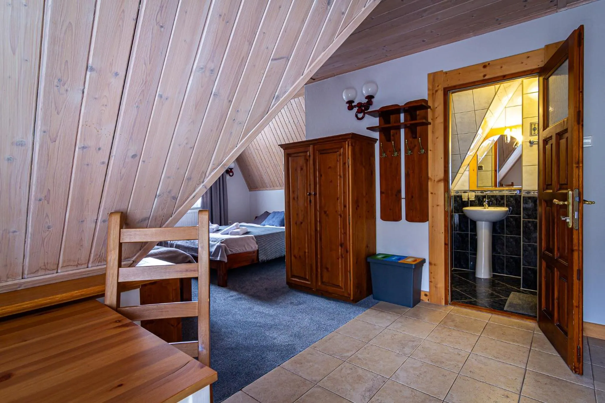 Bathroom, Bed in Aparthotel Pod Nosalem