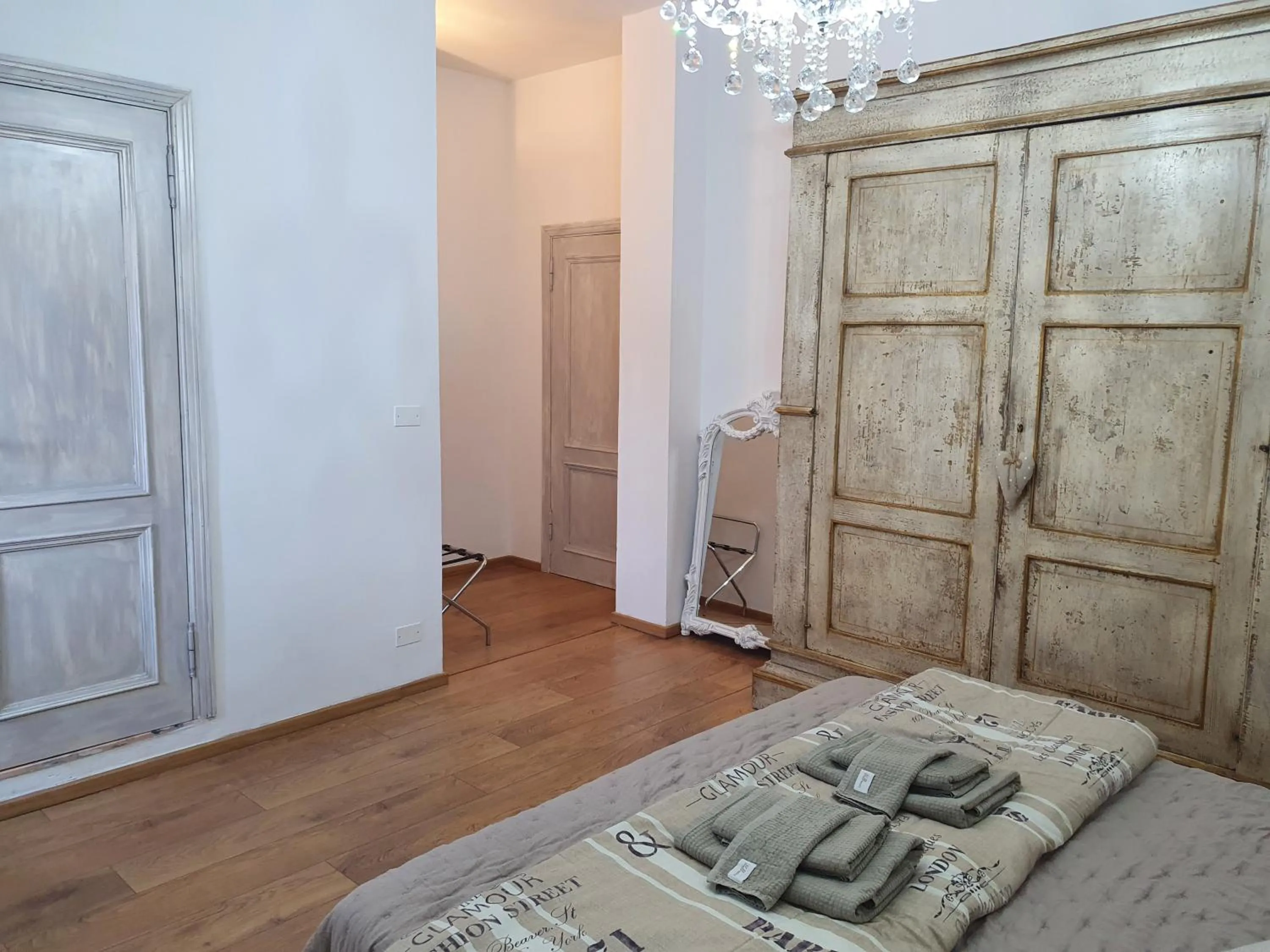 Bedroom, Bed in DAGO Farmhouse