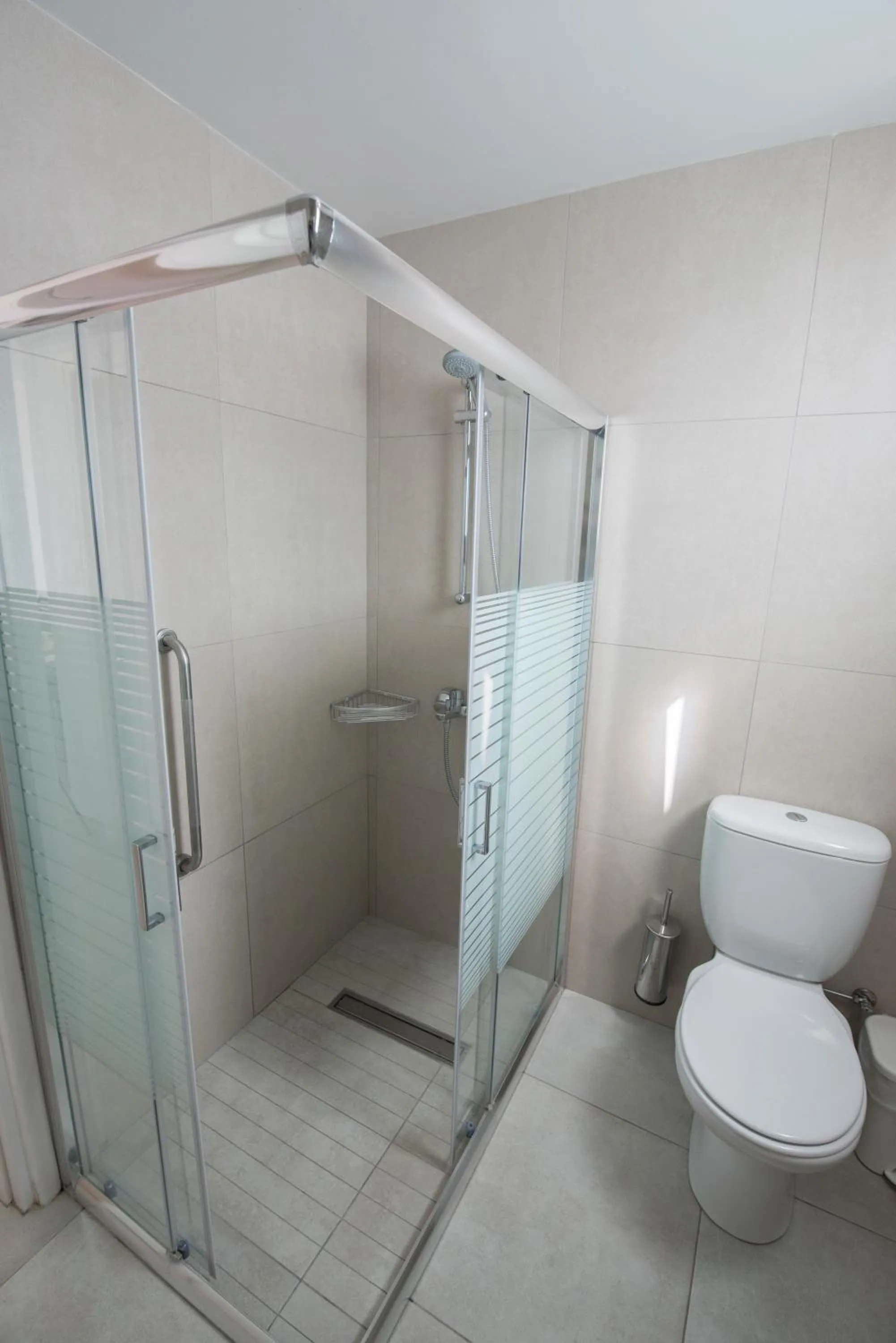 Shower in La Casa Di Napa Apartments