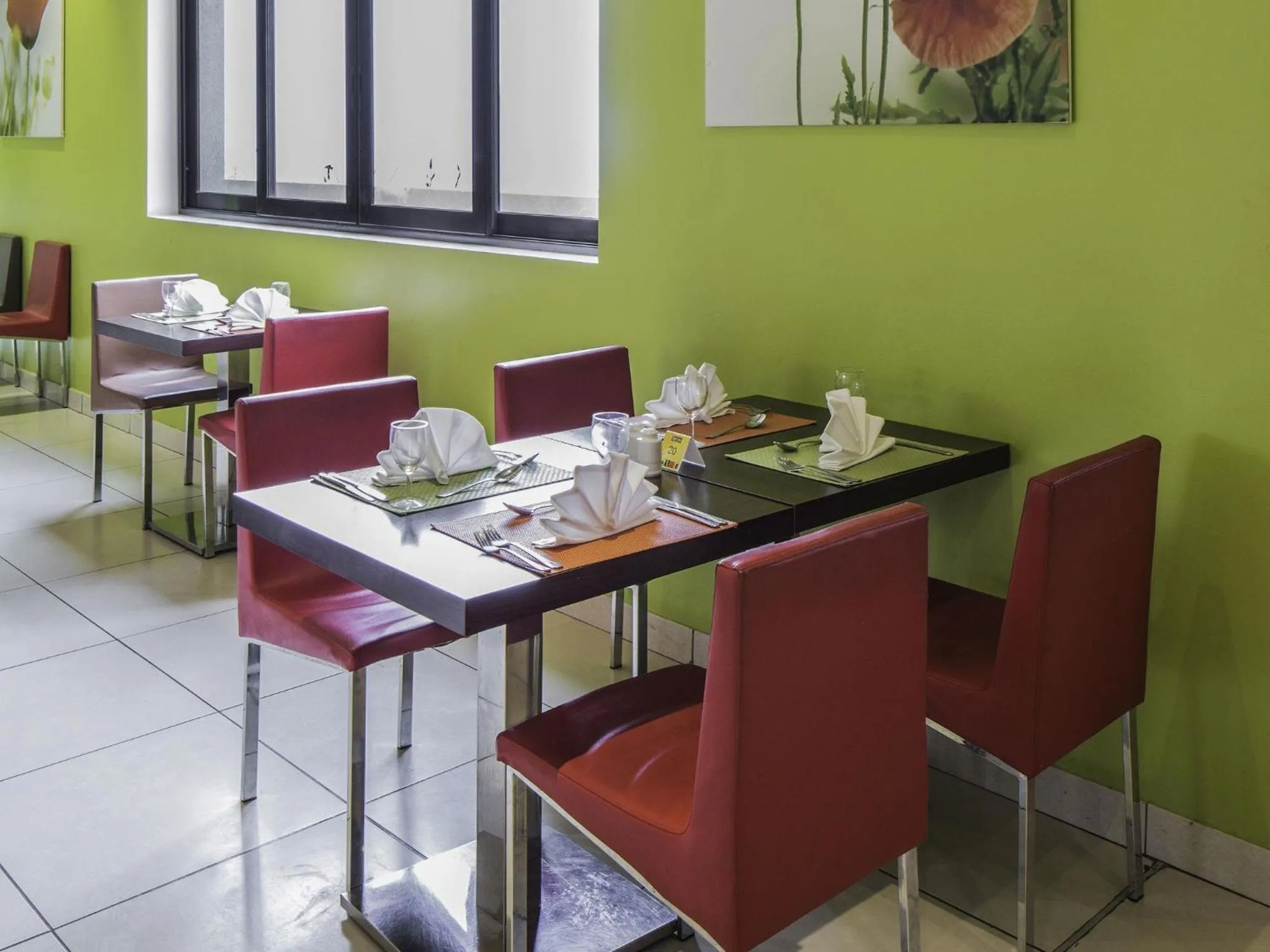 Restaurant/places to eat in Ibis Constantine