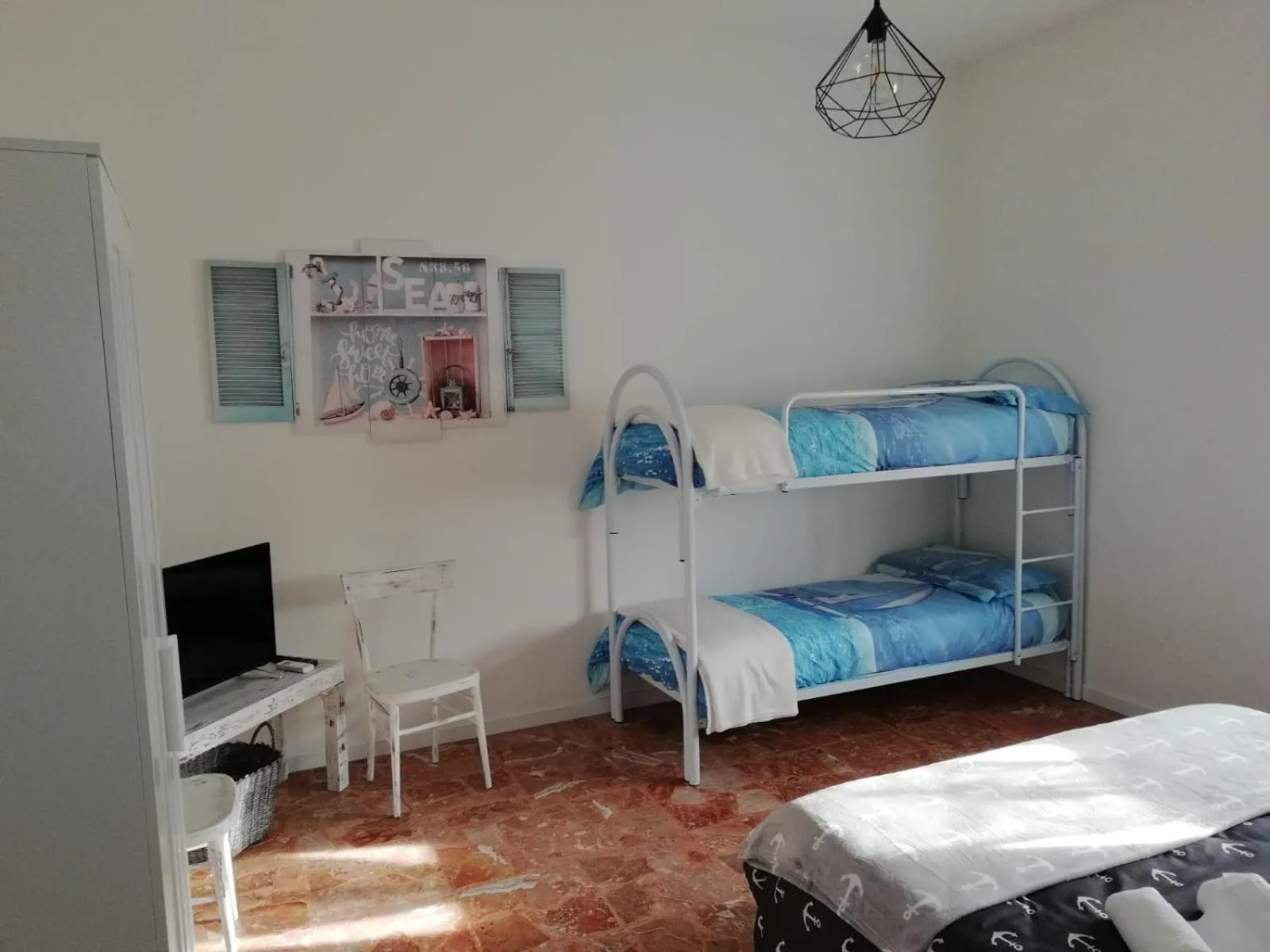 Bed in Good Morning Shopping