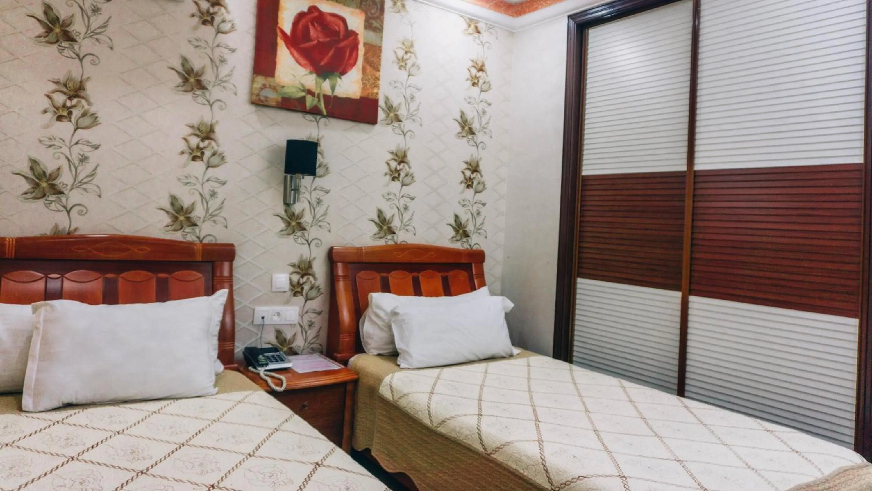 Bed in Hôtel Atenas