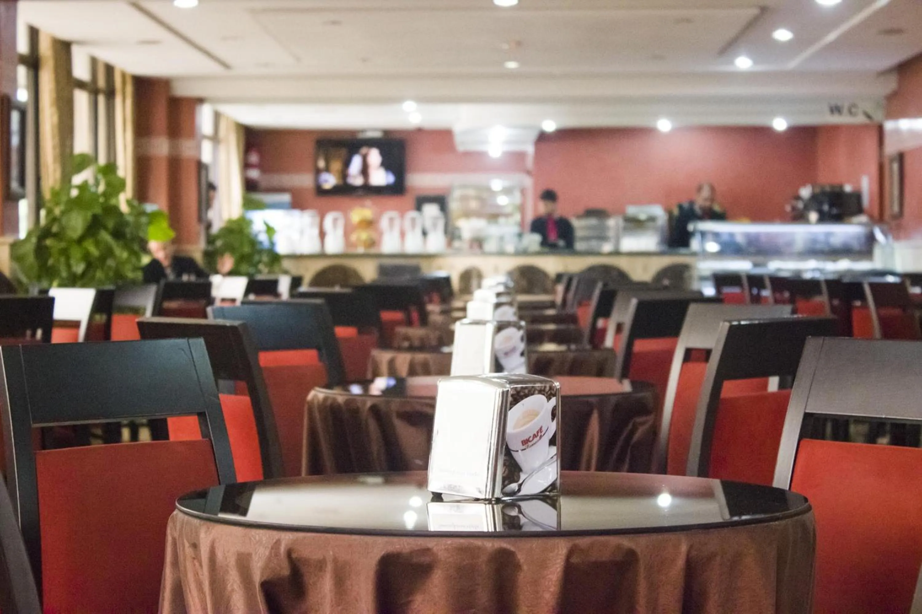 Restaurant/places to eat in Hôtel Atenas