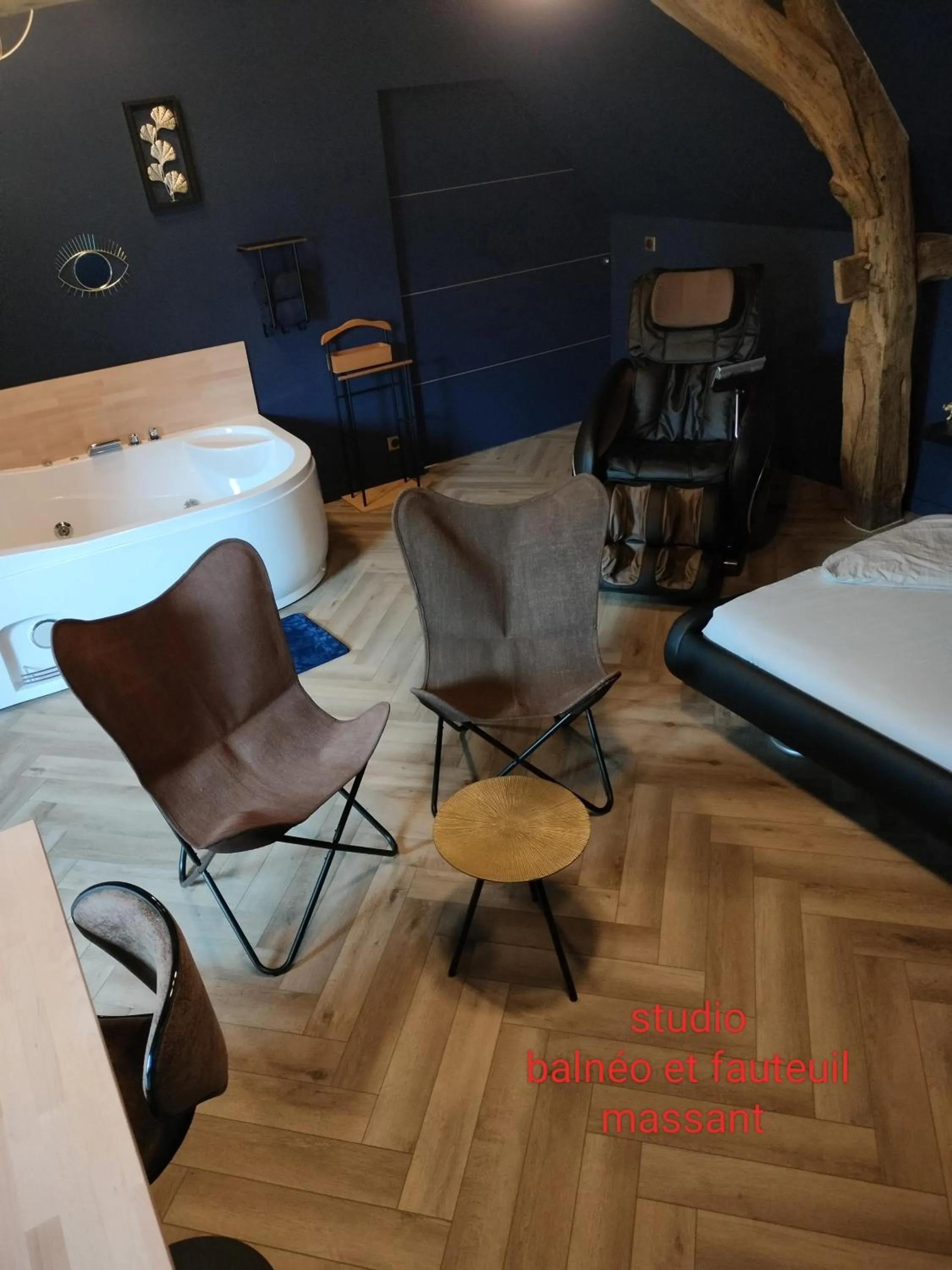 Bed in Calme et Volupté