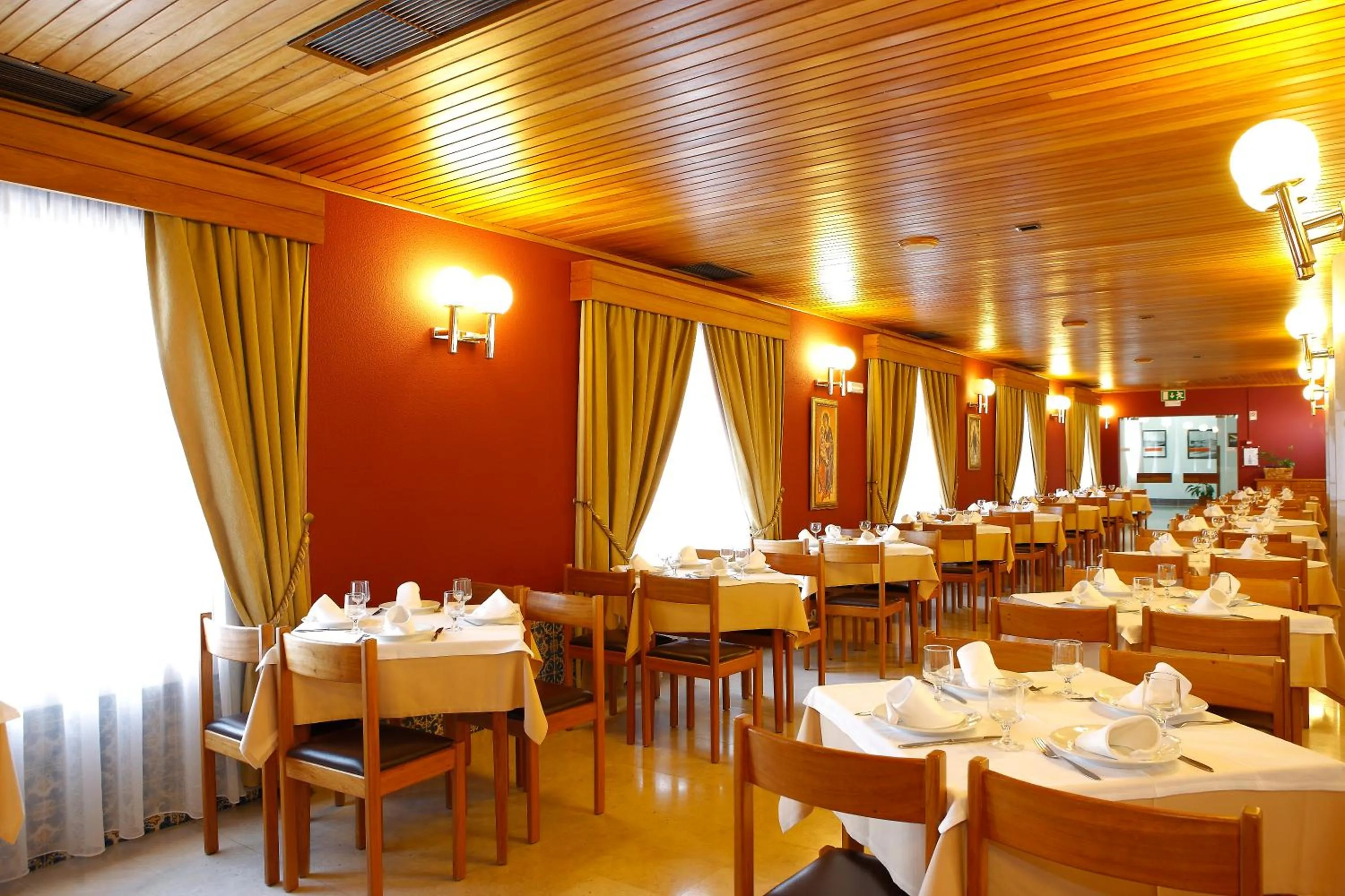 Restaurant/places to eat in Domus Pacis Fatima Hotel