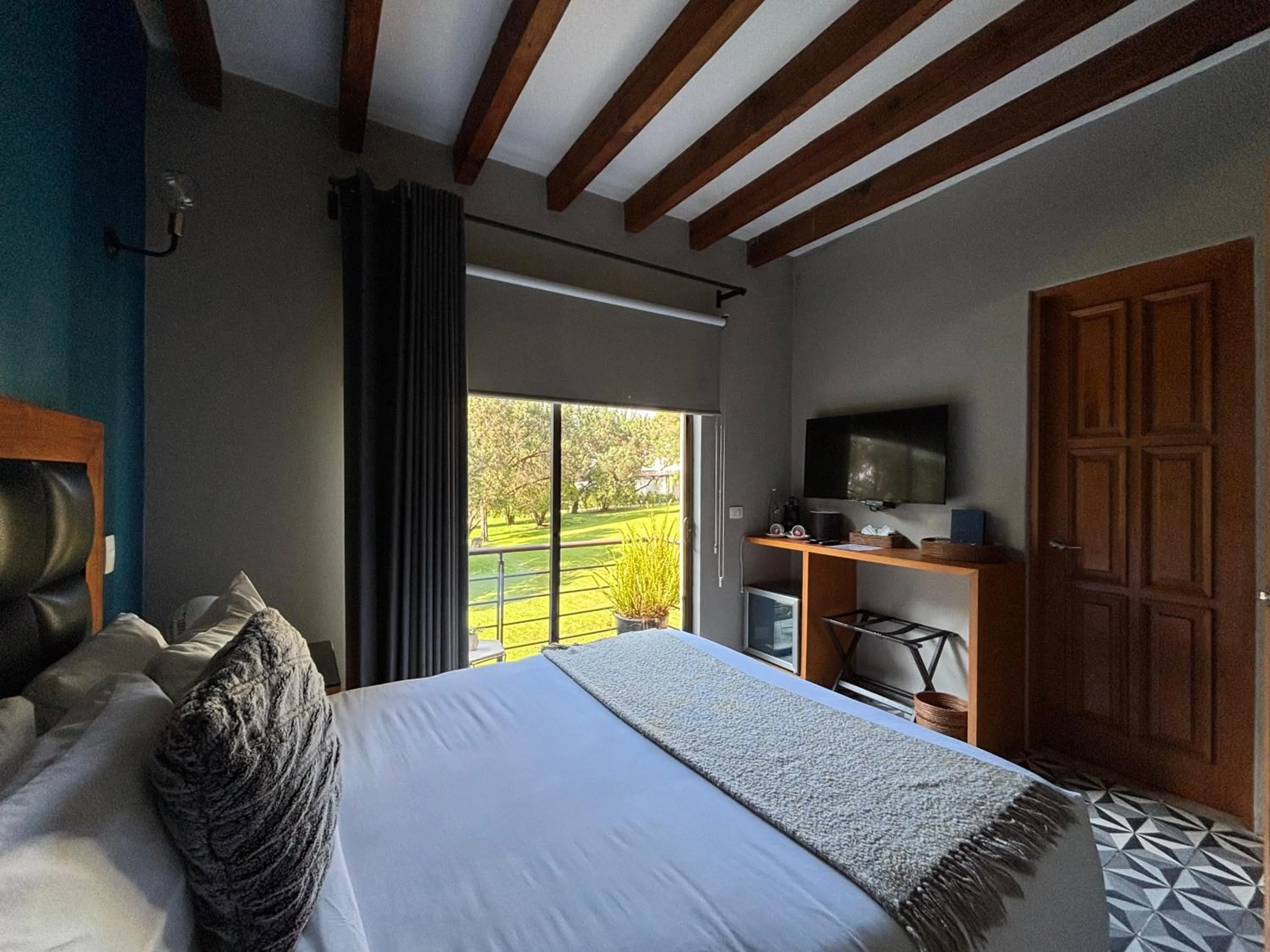 Photo of the whole room, Bed in Hotel Boutique Unico Avandaro