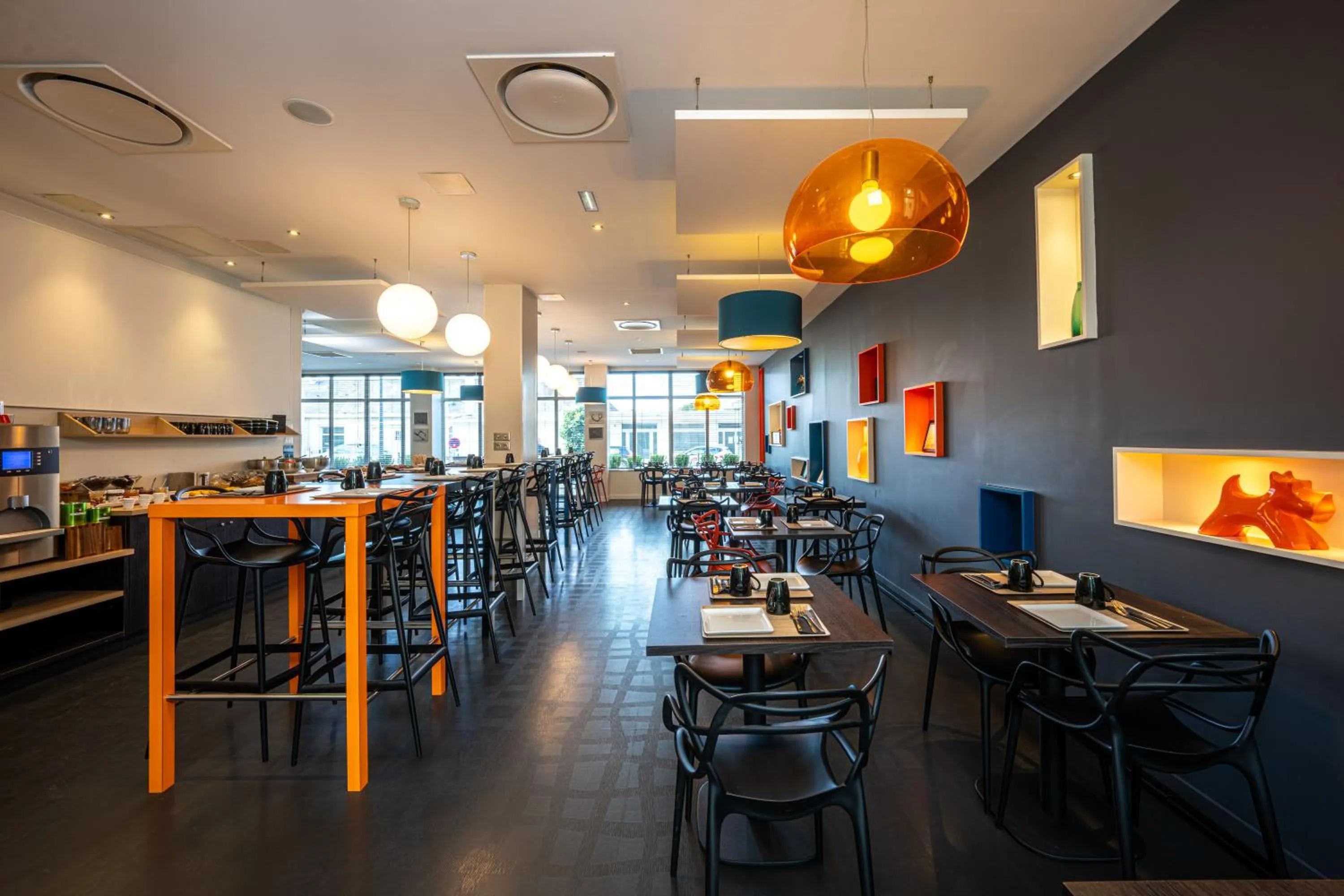 Restaurant/places to eat in ibis Styles Saumur Gare Centre