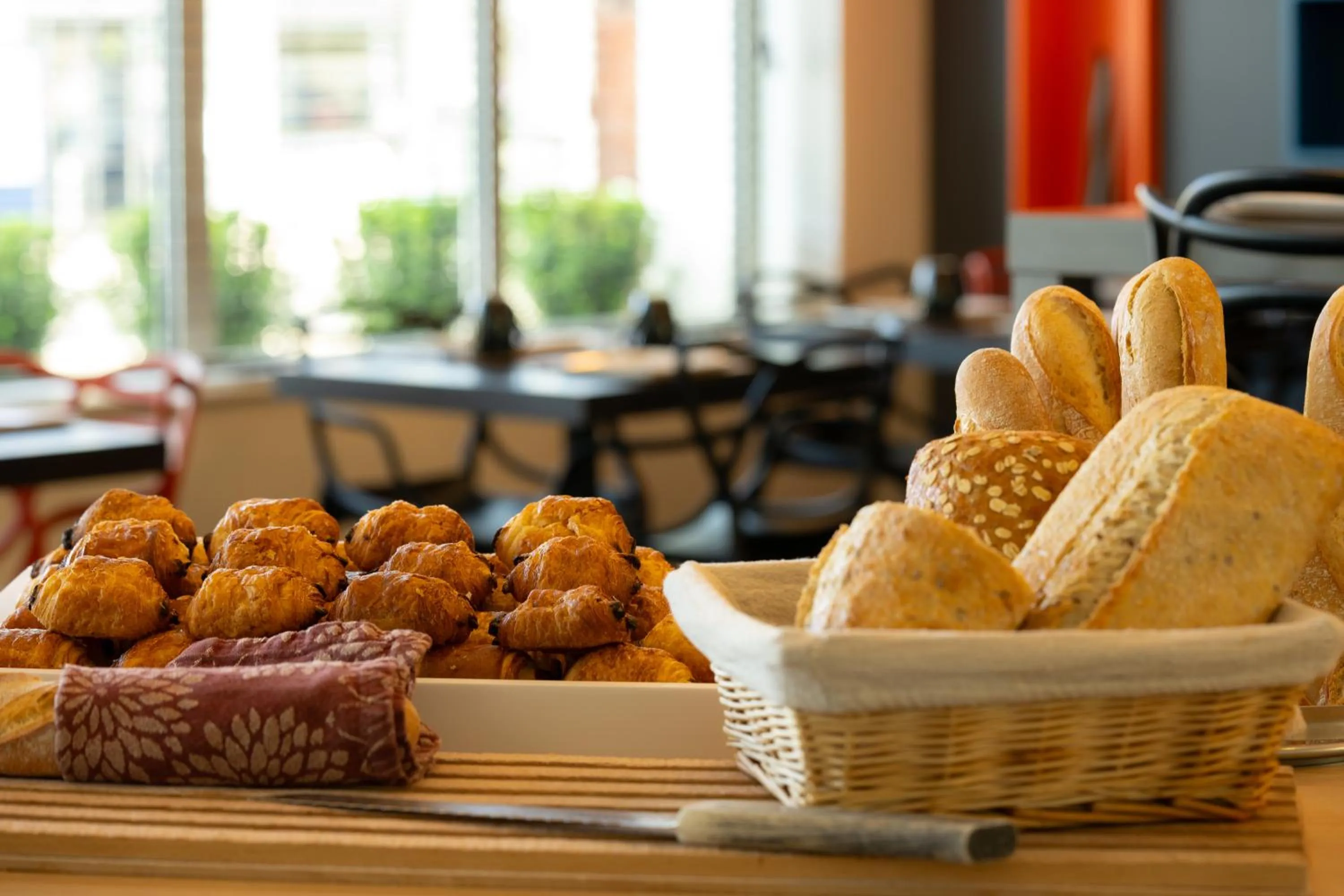 Food and drinks in ibis Styles Saumur Gare Centre