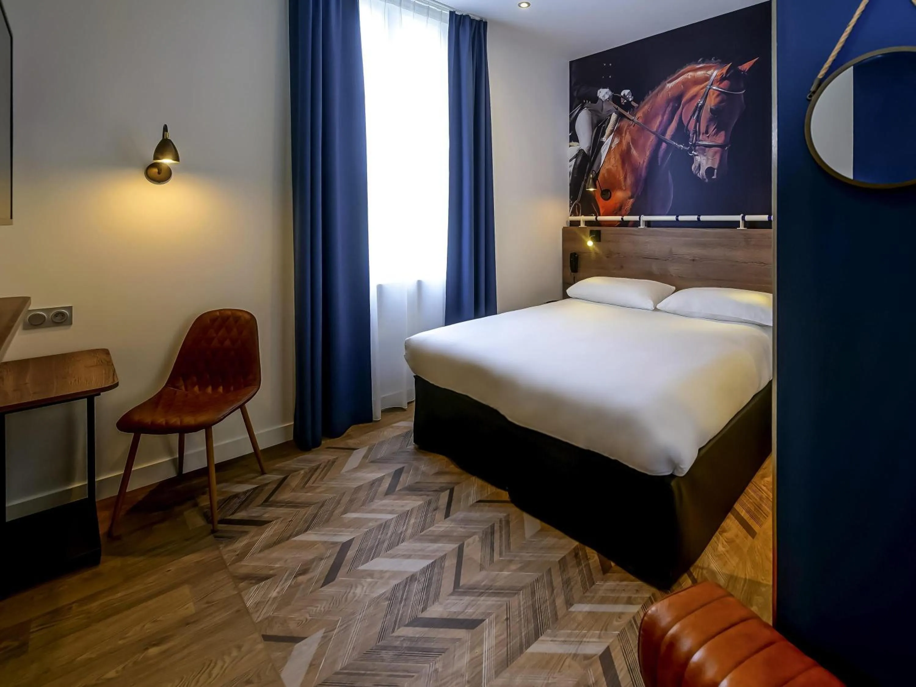 Property building, Bed in ibis Styles Saumur Gare Centre