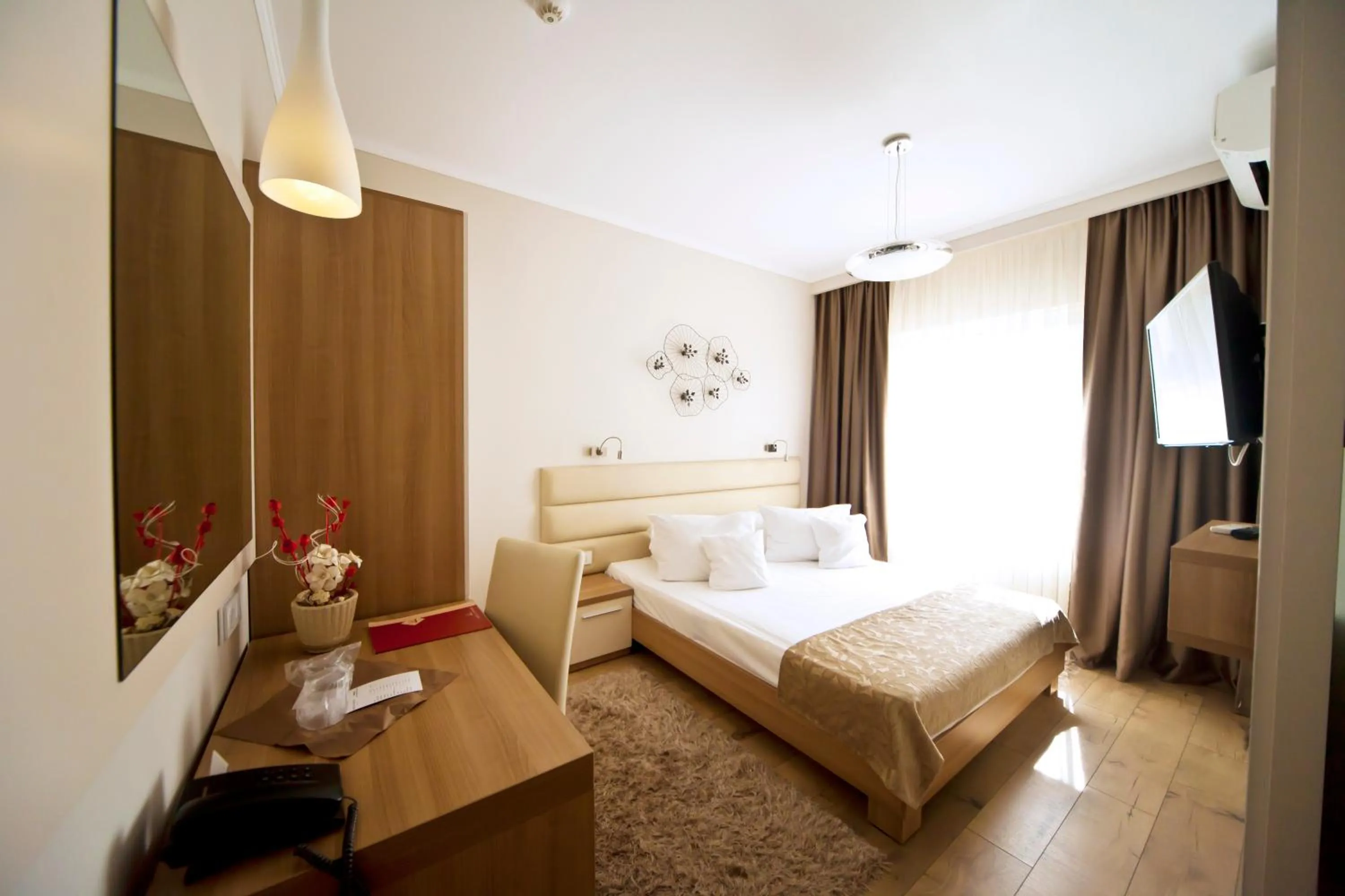 Photo of the whole room, Bed in Hotel Confort