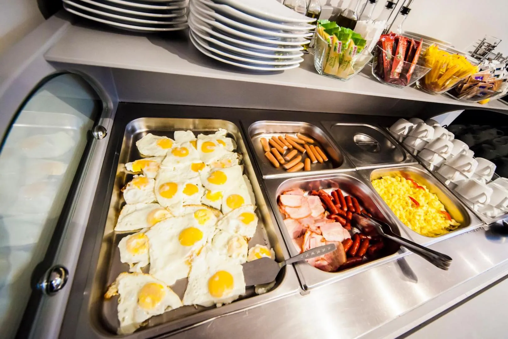 Breakfast in Hotel Confort