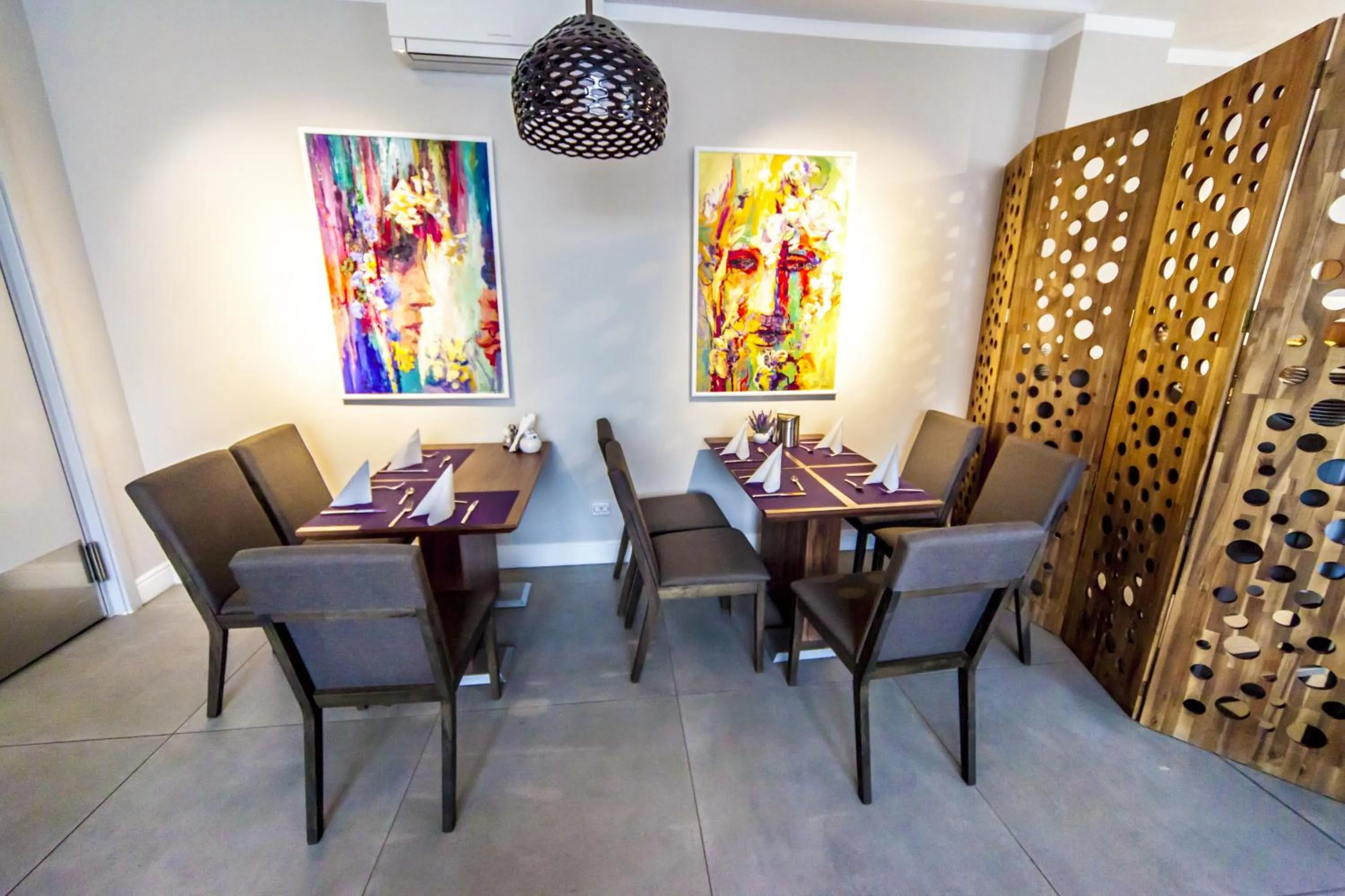 Restaurant/places to eat in Hotel Confort