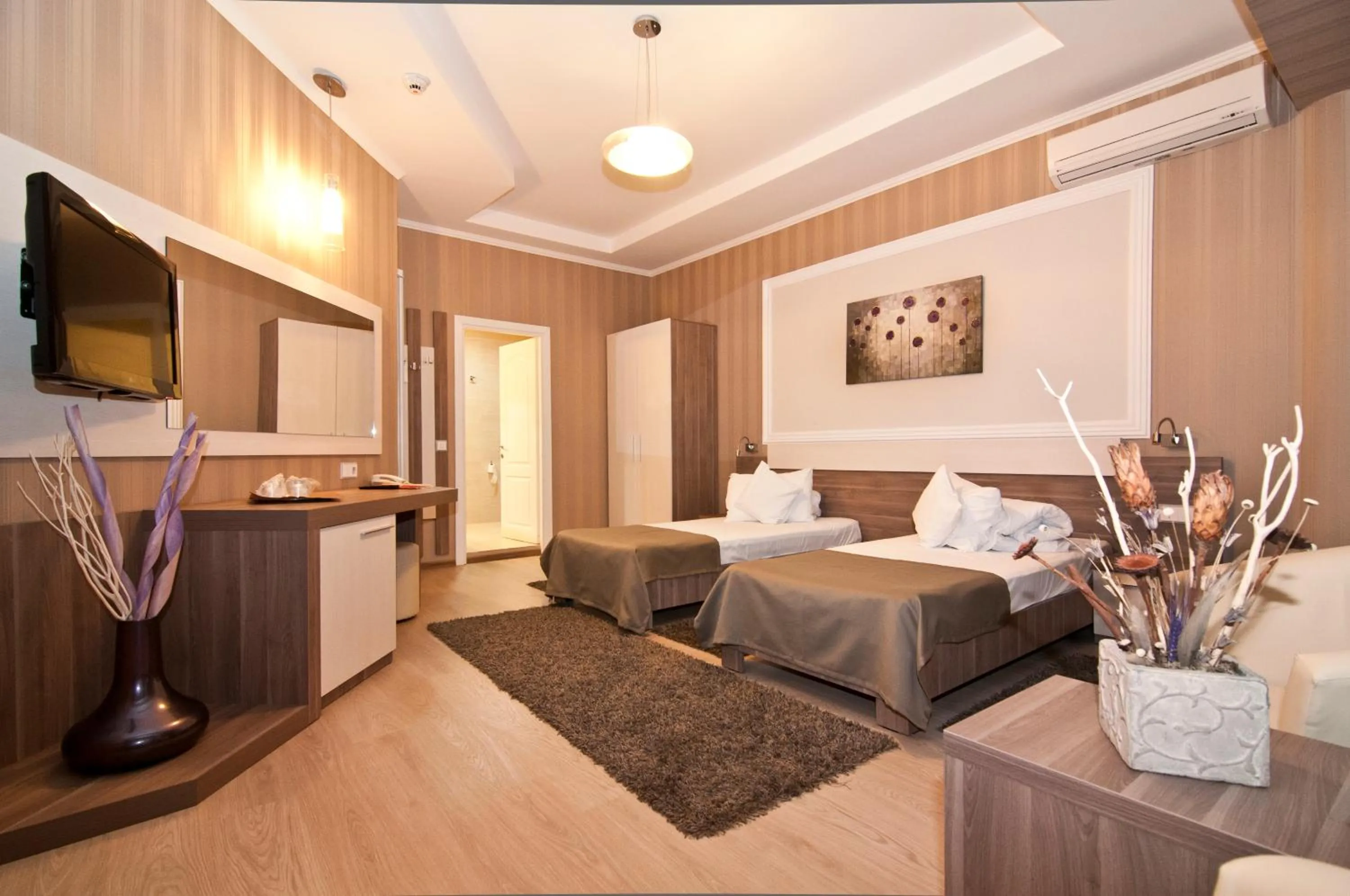 Photo of the whole room, Bed in Hotel Confort