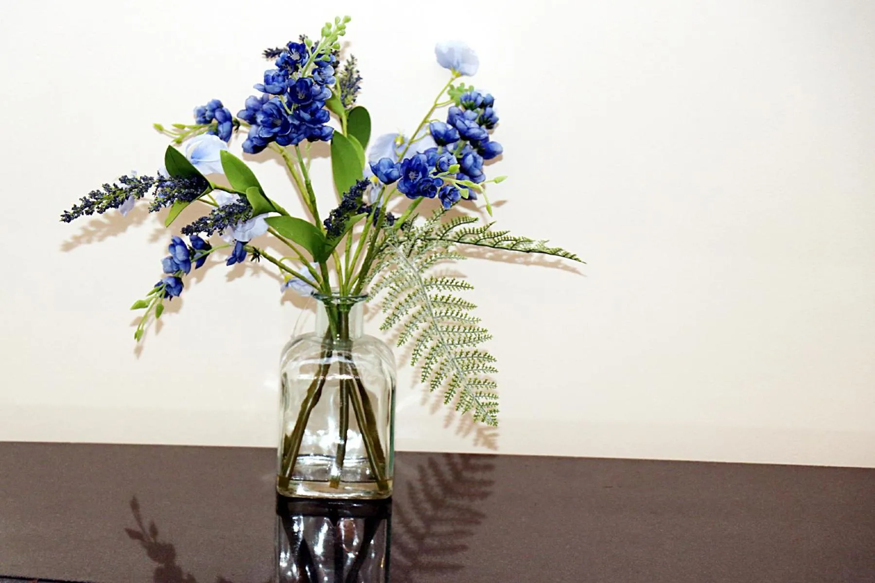 Decorative detail in Gatwick Inn Hotel - For A Peaceful Overnight Stay