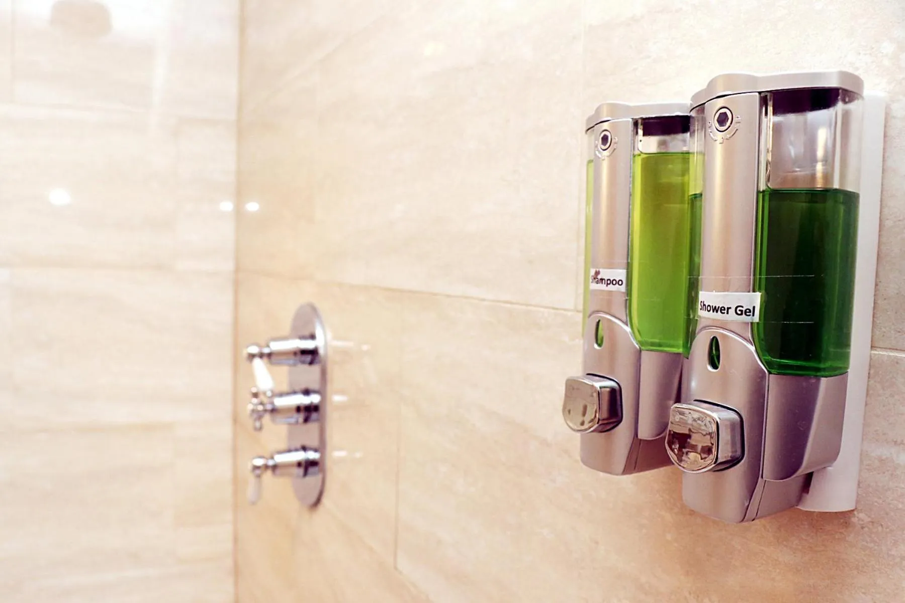 Bathroom in Gatwick Inn Hotel - For A Peaceful Overnight Stay