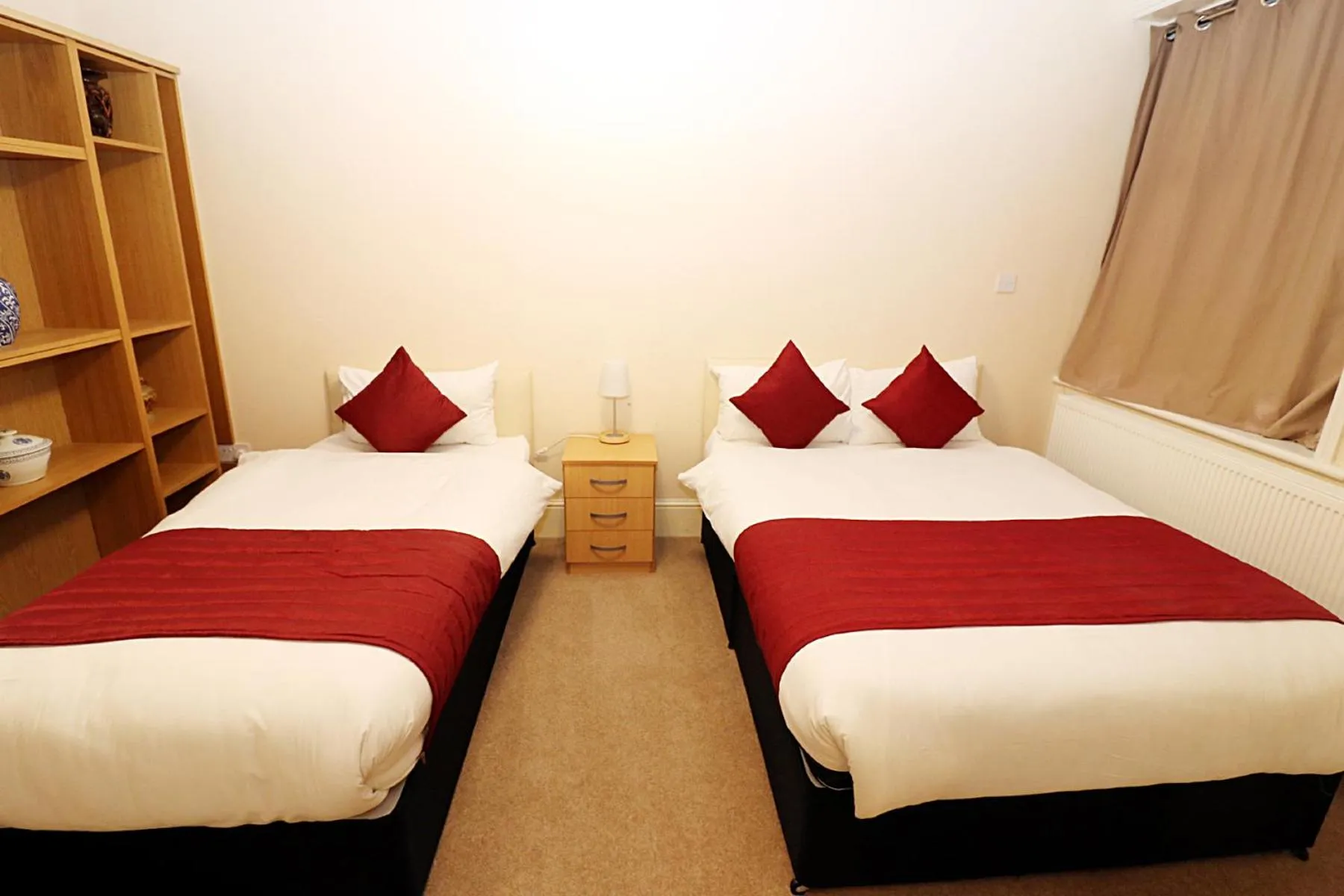 Bed in Gatwick Inn Hotel - For A Peaceful Overnight Stay