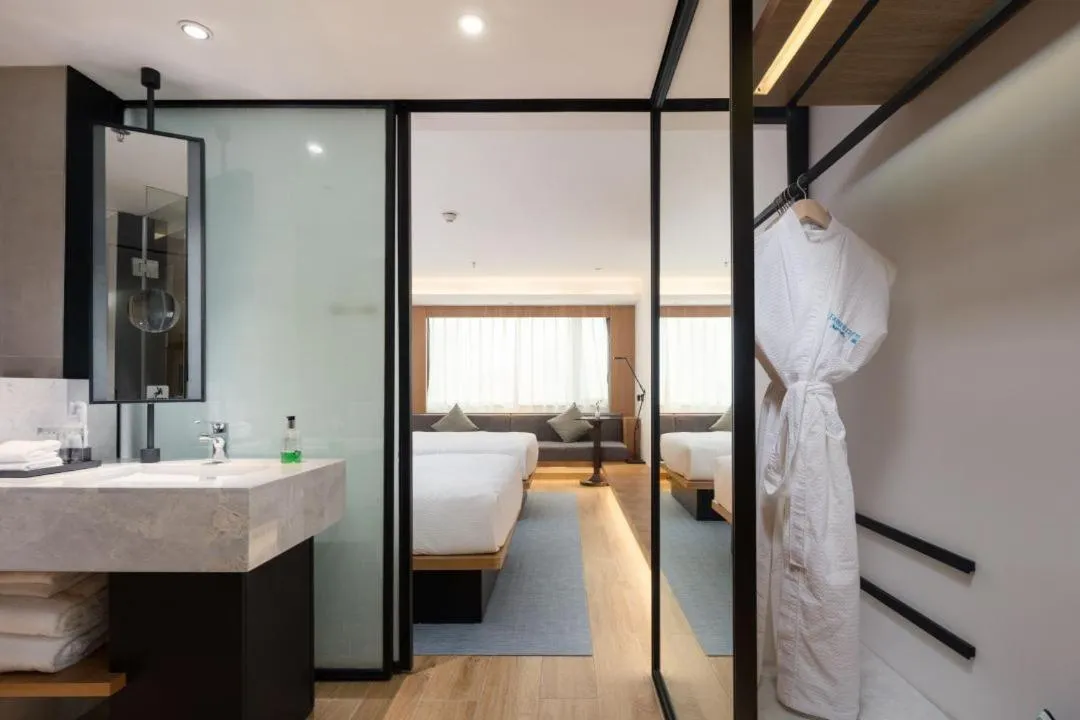 Photo of the whole room, Bed in Fairfield by Marriott Guangzhou Tianhe Park