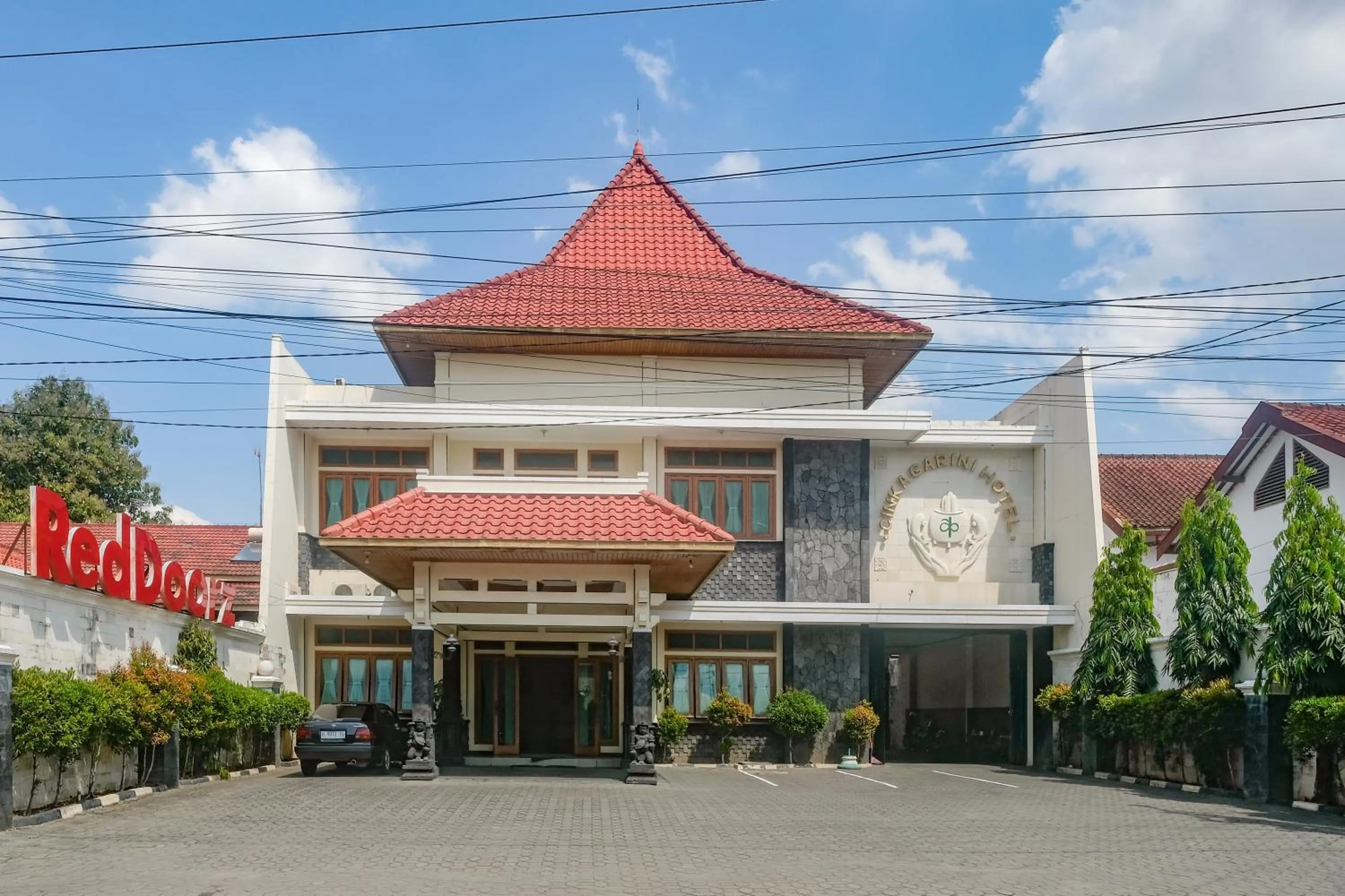 Property building in RedDoorz near XT Square Yogyakarta