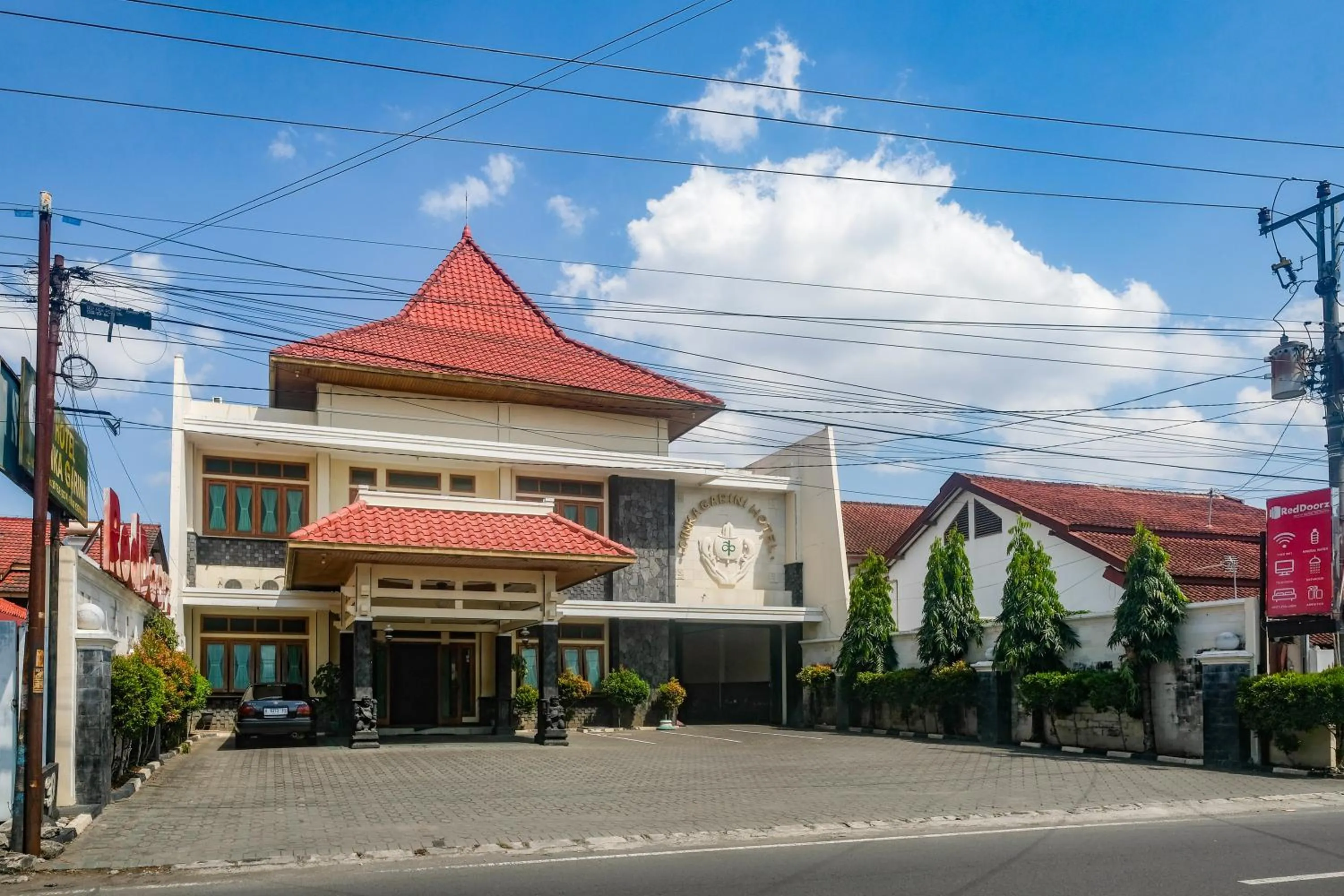 Property building in RedDoorz near XT Square Yogyakarta