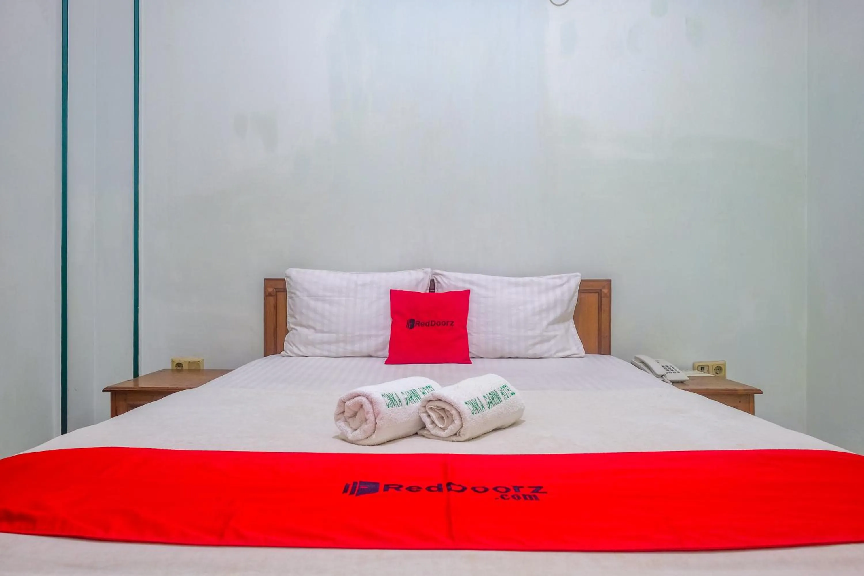 Bedroom, Bed in RedDoorz near XT Square Yogyakarta