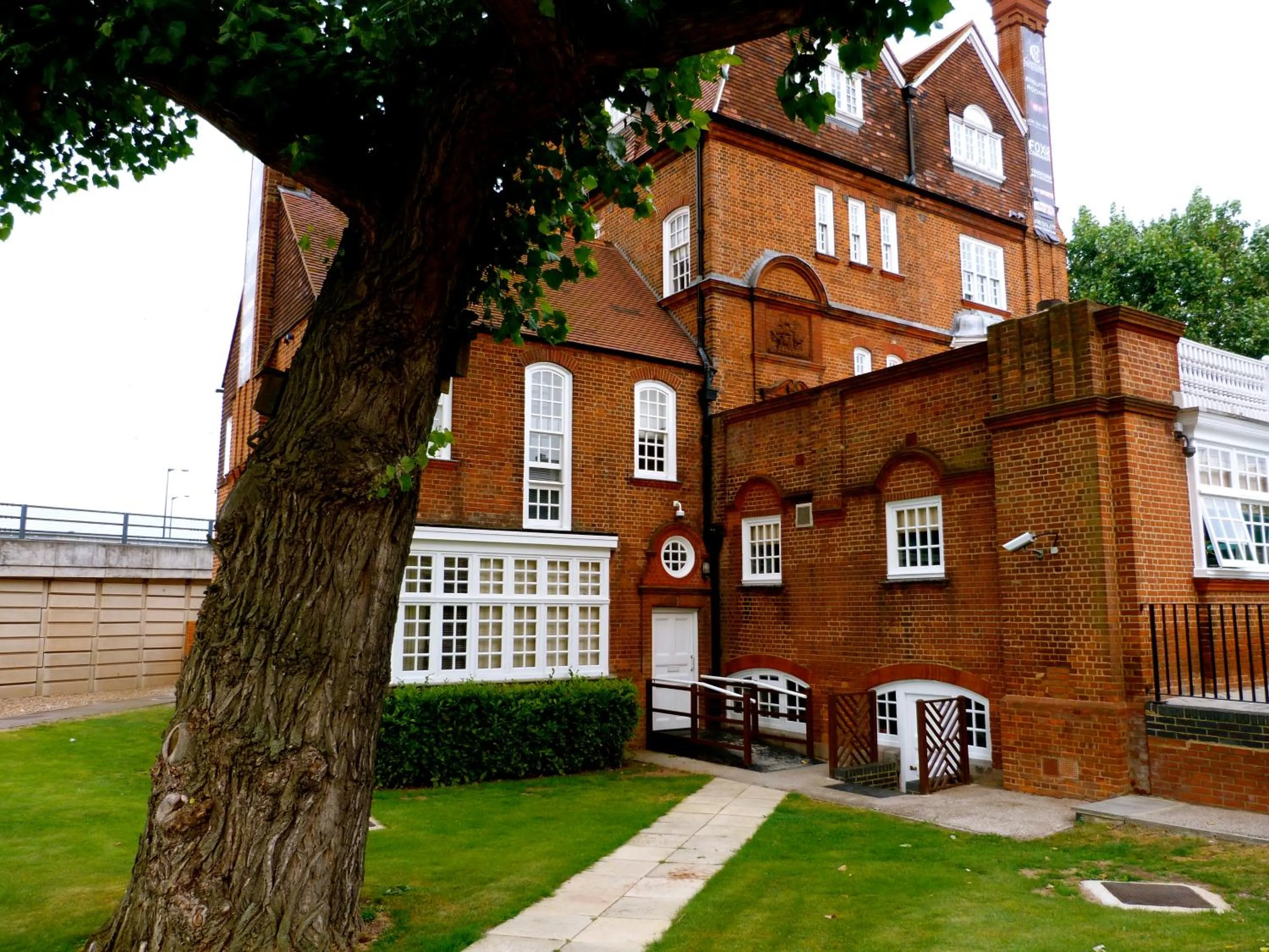 Facade/entrance in Fox Connaught London ExCel