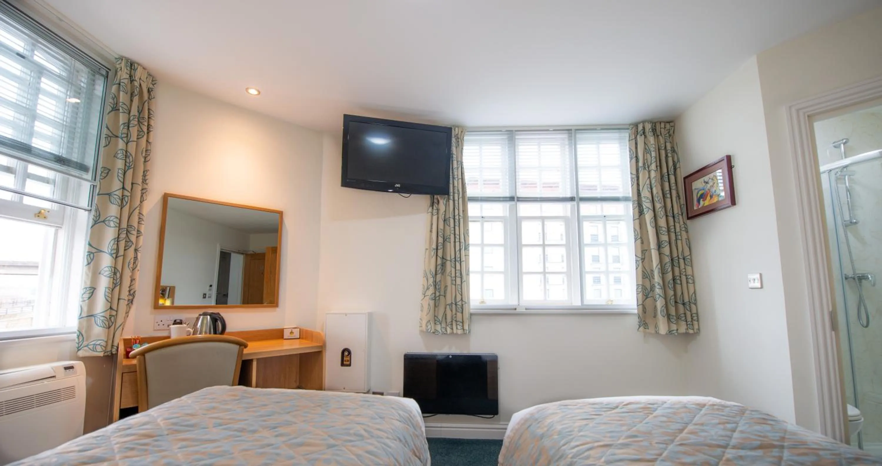 Bedroom, Bed in Fox Connaught London ExCel