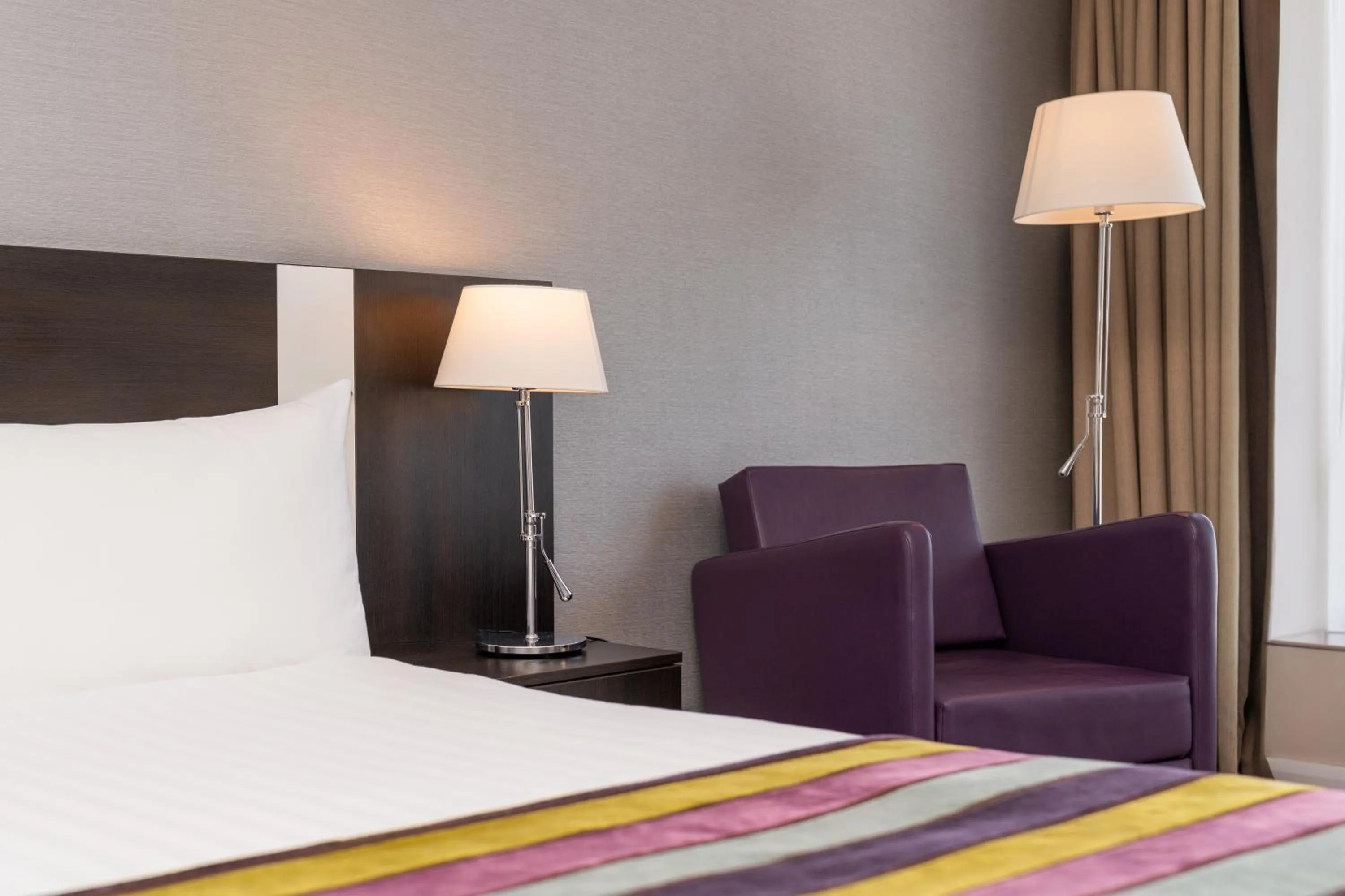 Photo of the whole room, Bed in Holiday Inn Southend by IHG